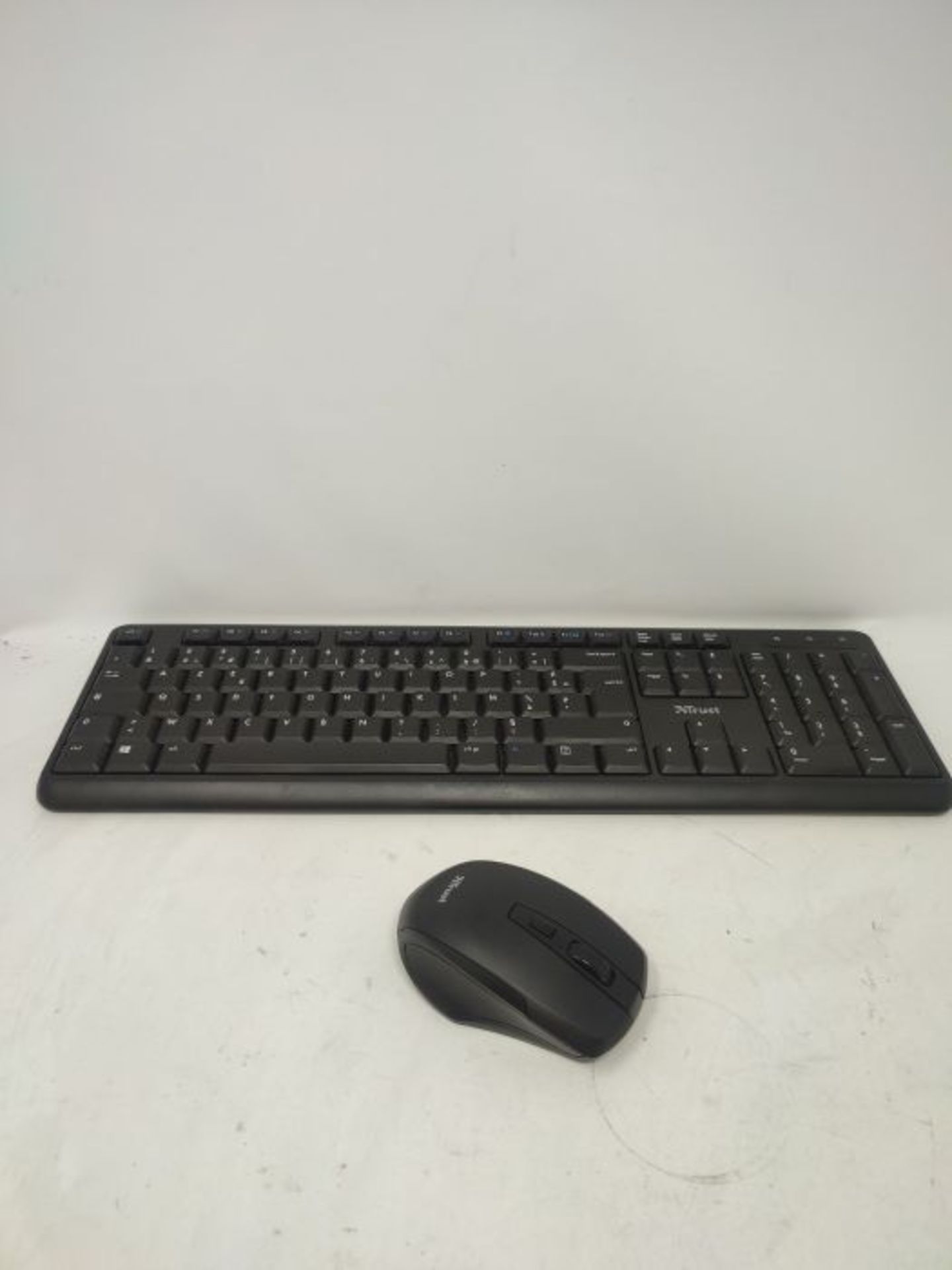 Trust Ymo Pack Clavier et Souris sans Fil - AZERTY Fran·ais, R·sistant aux ?clabous