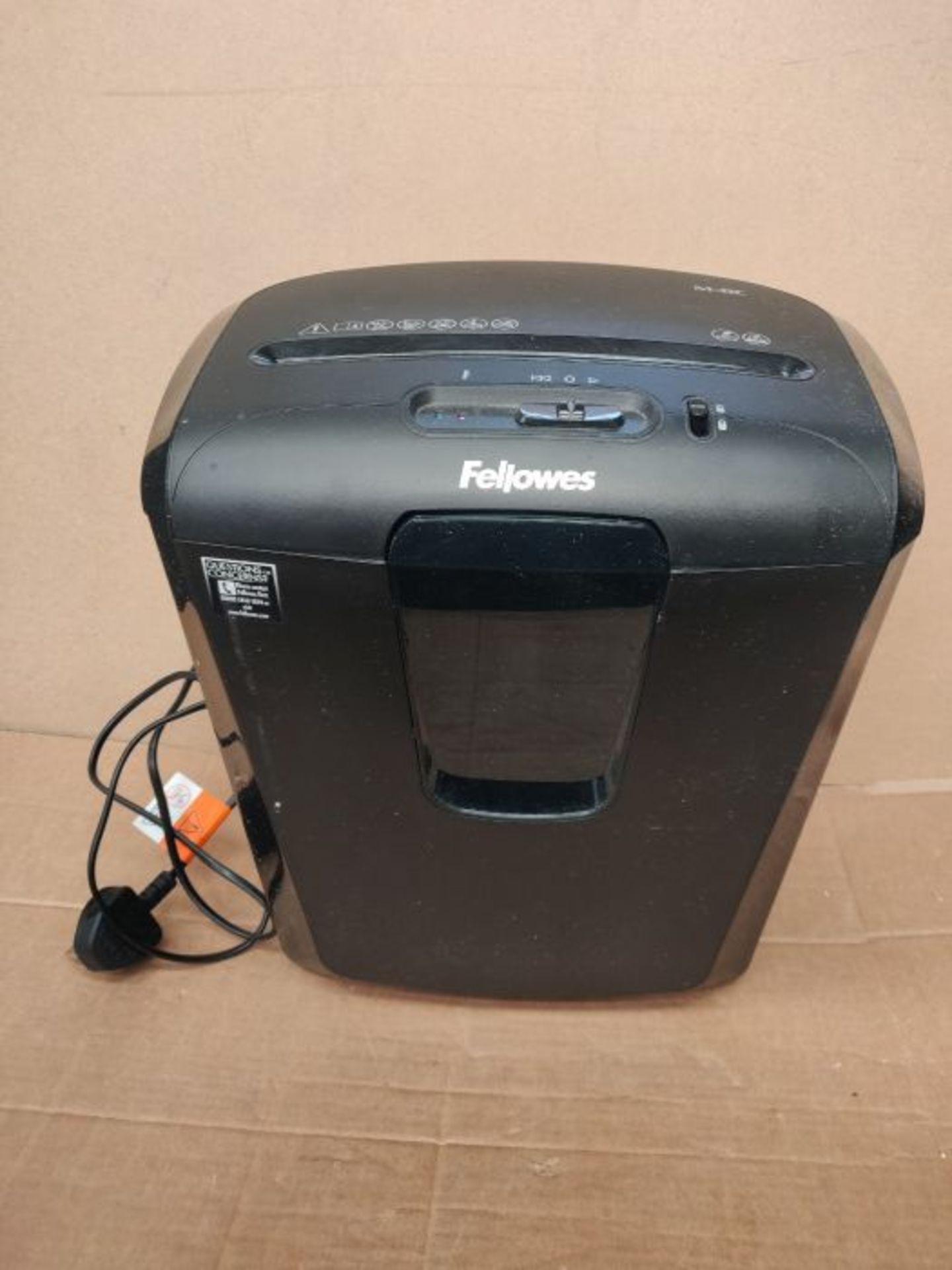 RRP £54.00 Fellowes Powershred M-8C 8 Sheet Cross Cut Personal Shredder with Safety Lock - Image 3 of 3