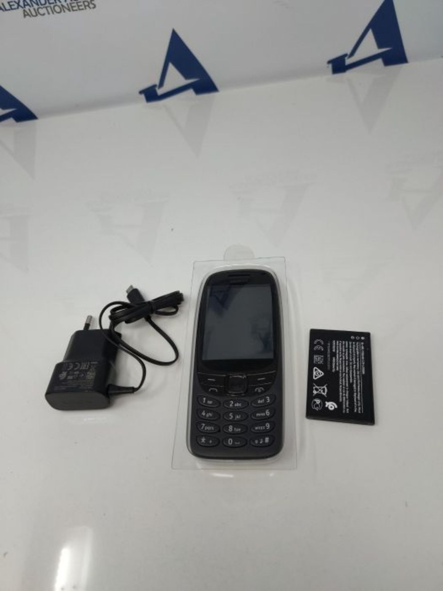 RRP £59.00 Nokia 6310 mit gebogenem 2,8 Zoll-Display, Zifferntastatur, 8 MB RAM, 16 MB Speicher (