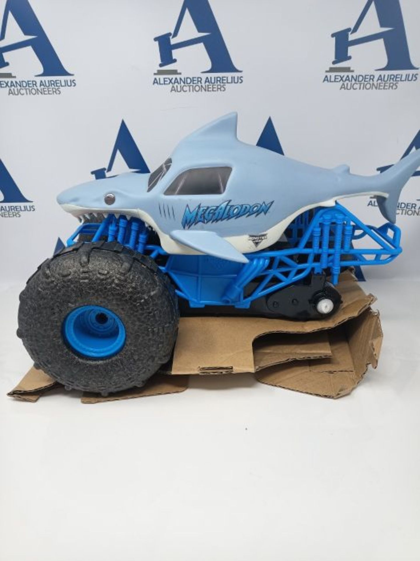 RRP ?59.00 Monster Jam Official Megalodon STORM All-Terrain Remote Control Monster Truck, 1:15 Sc - Image 3 of 3