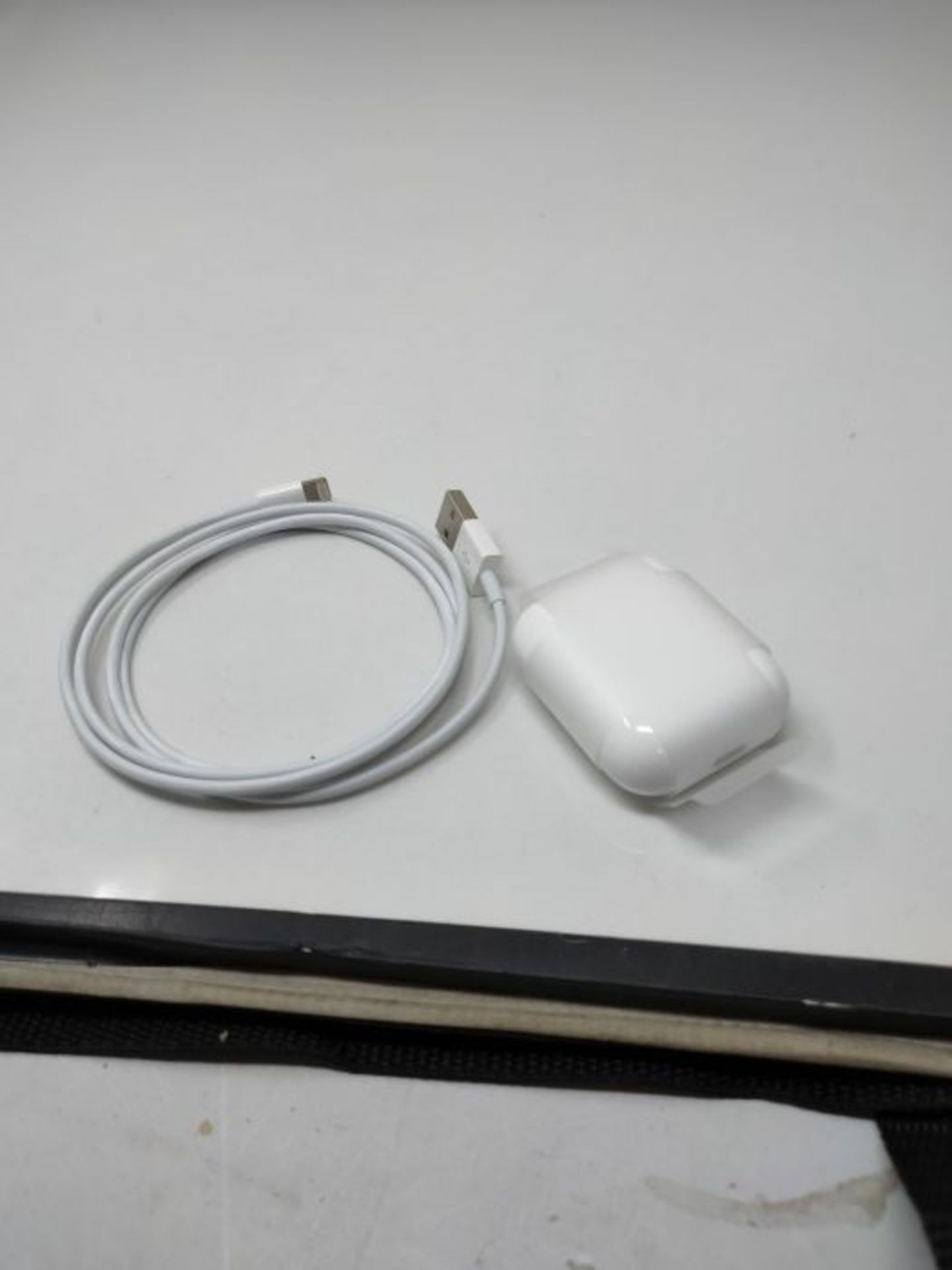 RRP £159.00 Apple AirPods with Charging Case (Wired) - Image 3 of 3