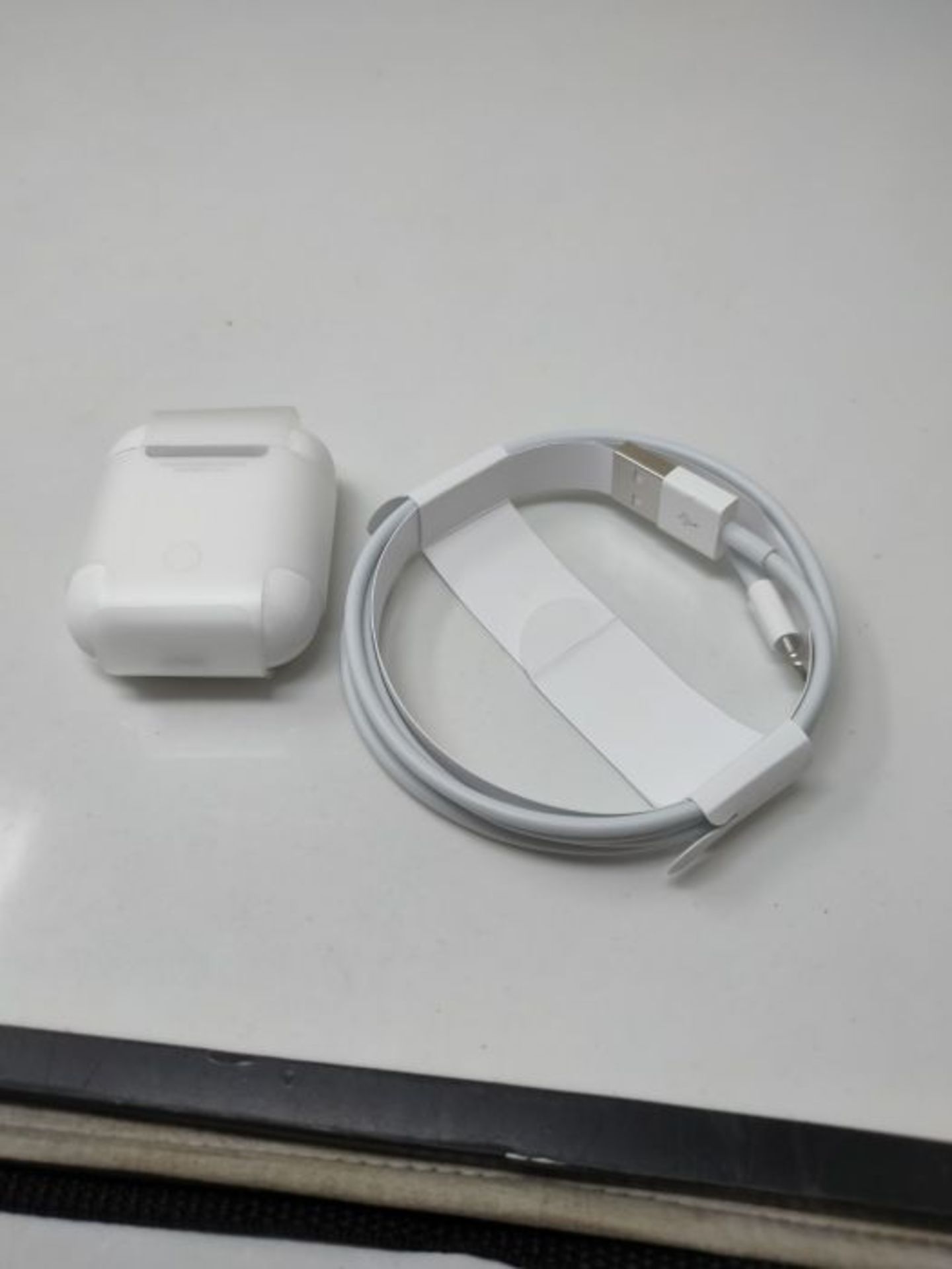 RRP £159.00 Apple AirPods with Charging Case (Wired) - Image 3 of 3