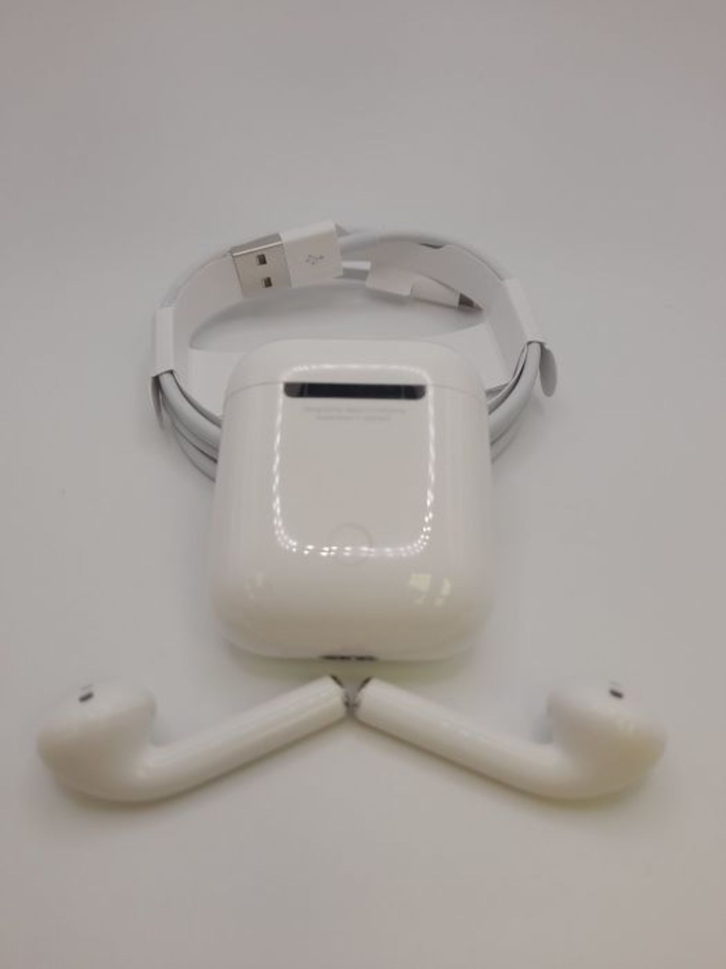 RRP £136.00 Apple AirPods mit kabelgebundenem Ladecase - Image 3 of 3