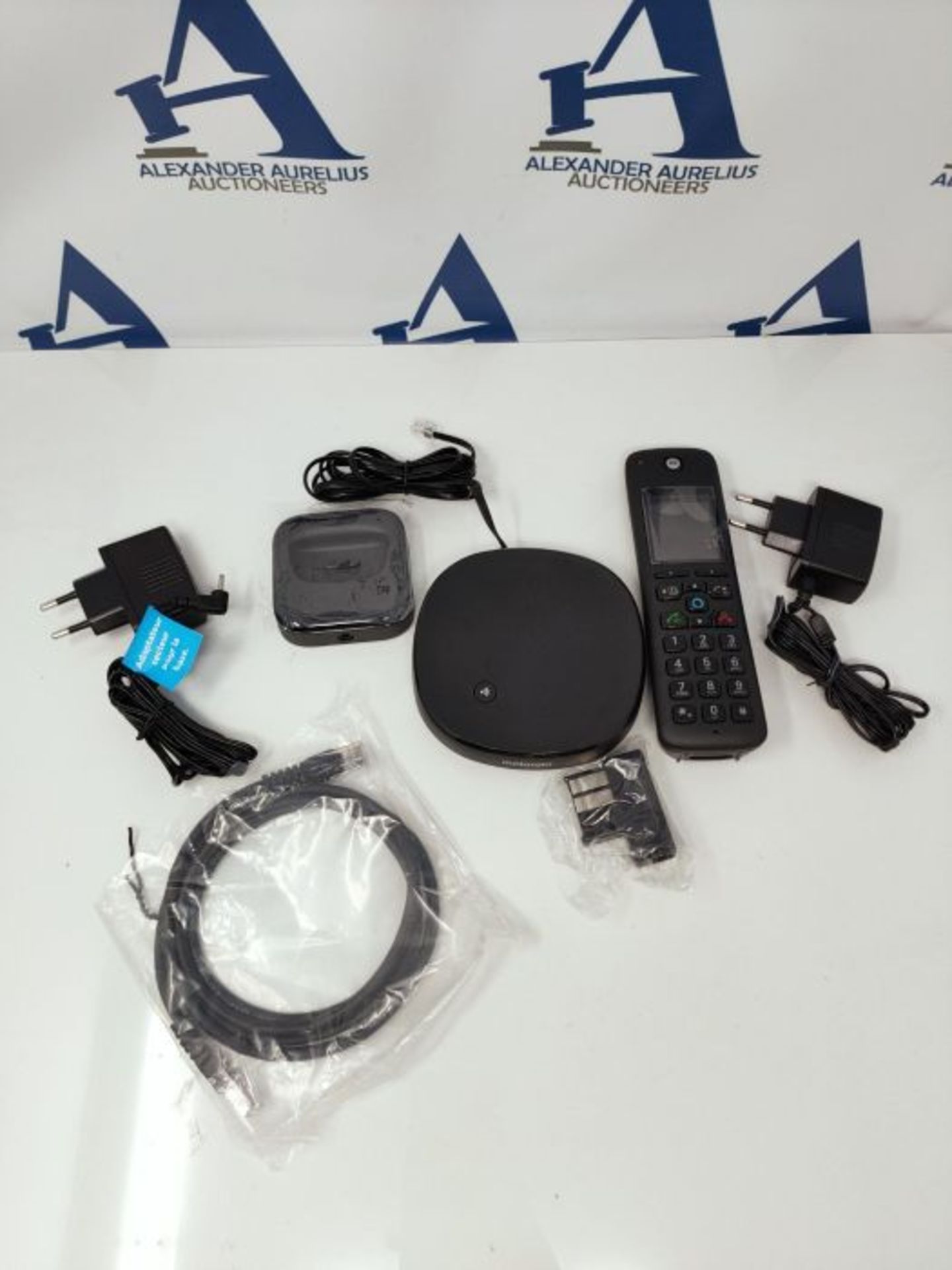 RRP £78.00 Motorola AXH01 - TÃ©lÃ©phone d'intÃ©rieur sans Fil avec Alexa - Noir - Image 3 of 3