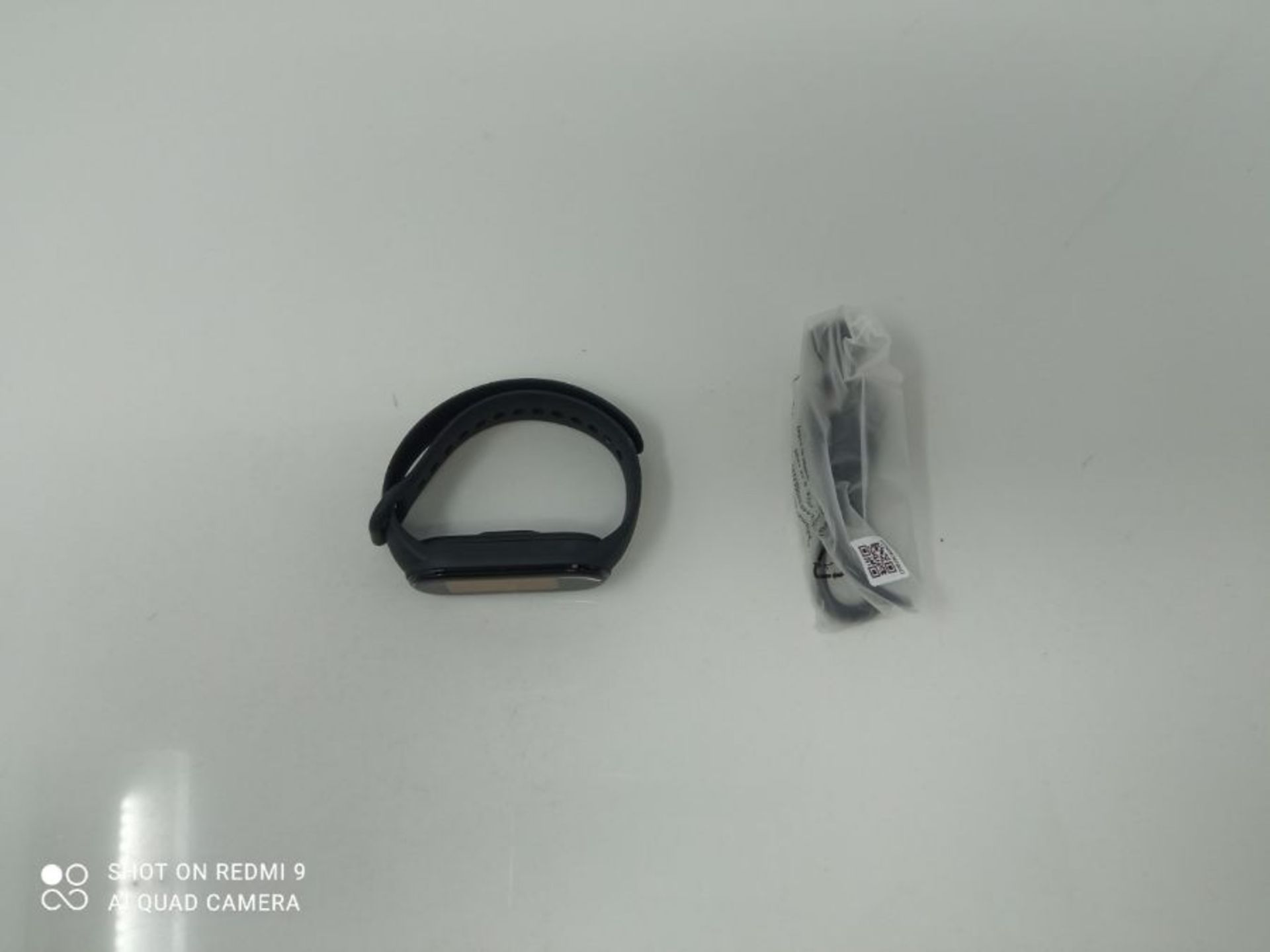 Xiaomi Mi Smart Band 5 Fitness & AktivitÃ¤tstracker mit 1,1 zoll Full AMOLED Touch F - Image 3 of 3