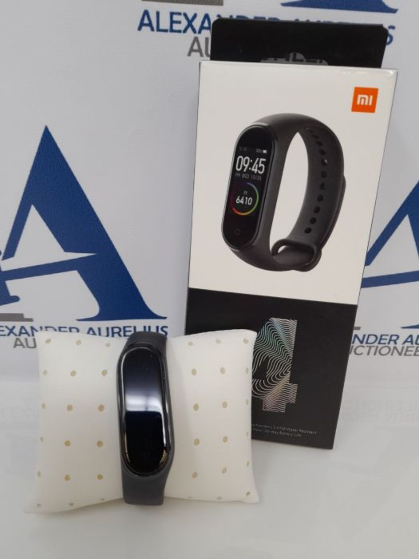 Xiaomi Mi Band 4 Fitness Tracker, 0.95 Inches, Colour, AMOLED Display, Heart Rate Moni - Image 2 of 3