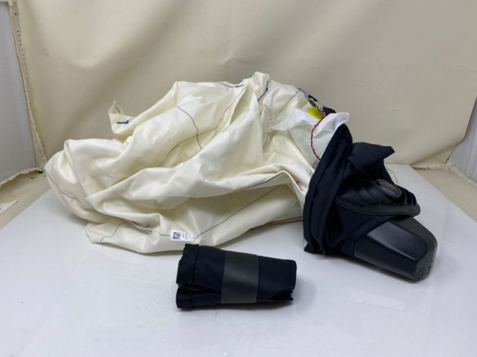 RRP £275.00 Hövding Unisex - Adult's 3 Airbag Helmet, Black, 52 - 59 cm Kopfumfang - Image 3 of 3