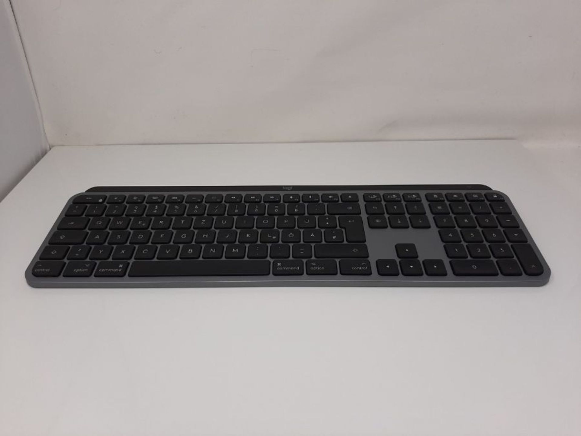 RRP £79.00 Logitech MX Keys for Mac wireless backlit keyboard, tactile keyboard controls, LED key - Image 3 of 3