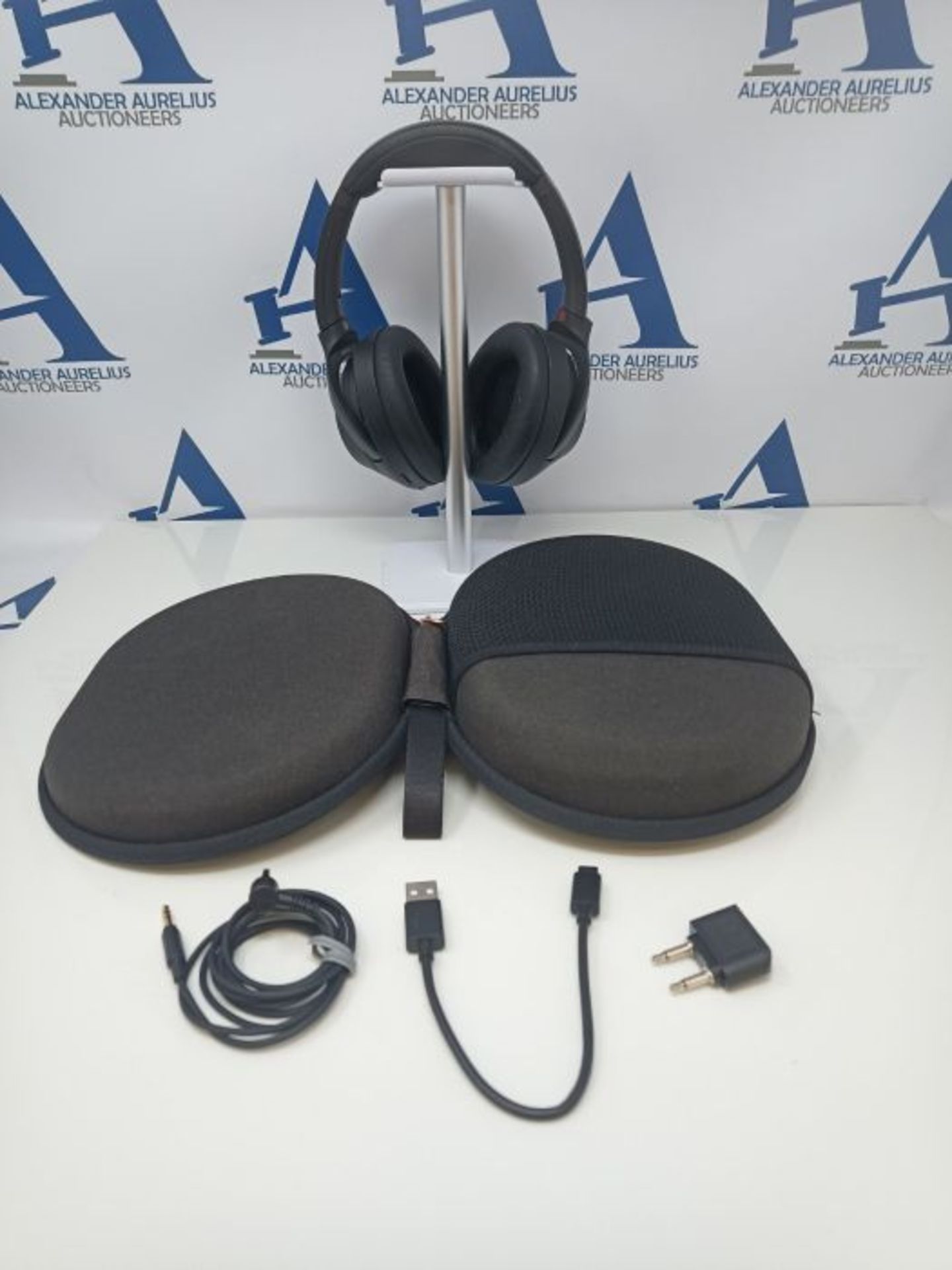 RRP £270.00 Sony WH-1000XM3 Noise Cancelling Wireless Headphones with Mic, 30 Hours Battery Life, - Image 3 of 3