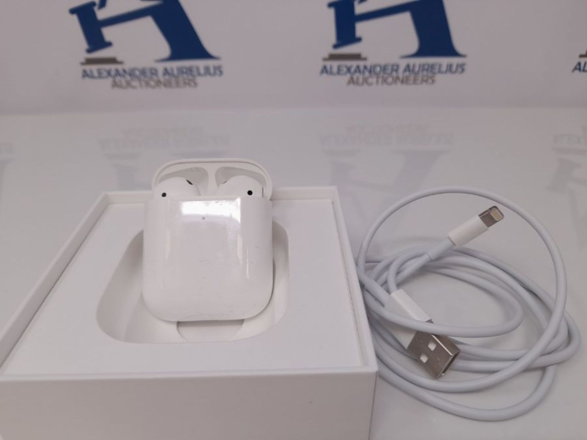RRP £174.00 Apple AirPods with Wireless Charging Case - Image 2 of 3