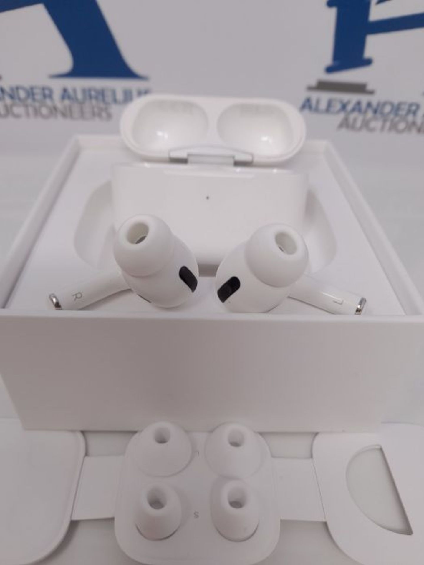 RRP £213.00 Apple AirPods Pro - Image 3 of 3