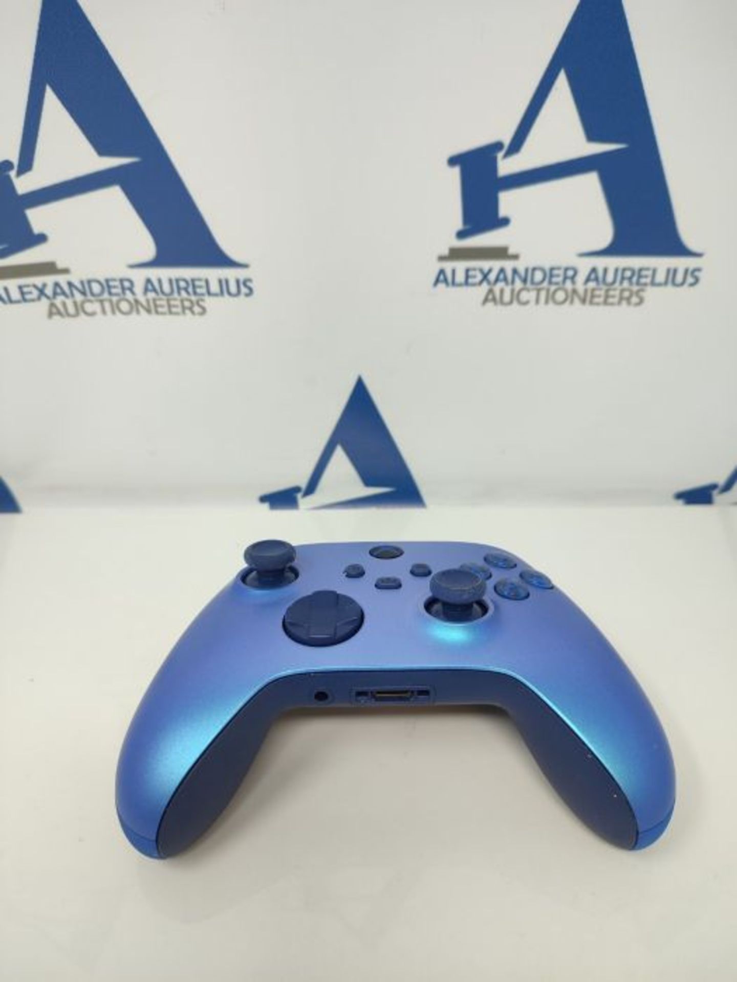 RRP £50.00 Xbox Wireless Controller - Aqua Shift Special Edition - Image 2 of 2