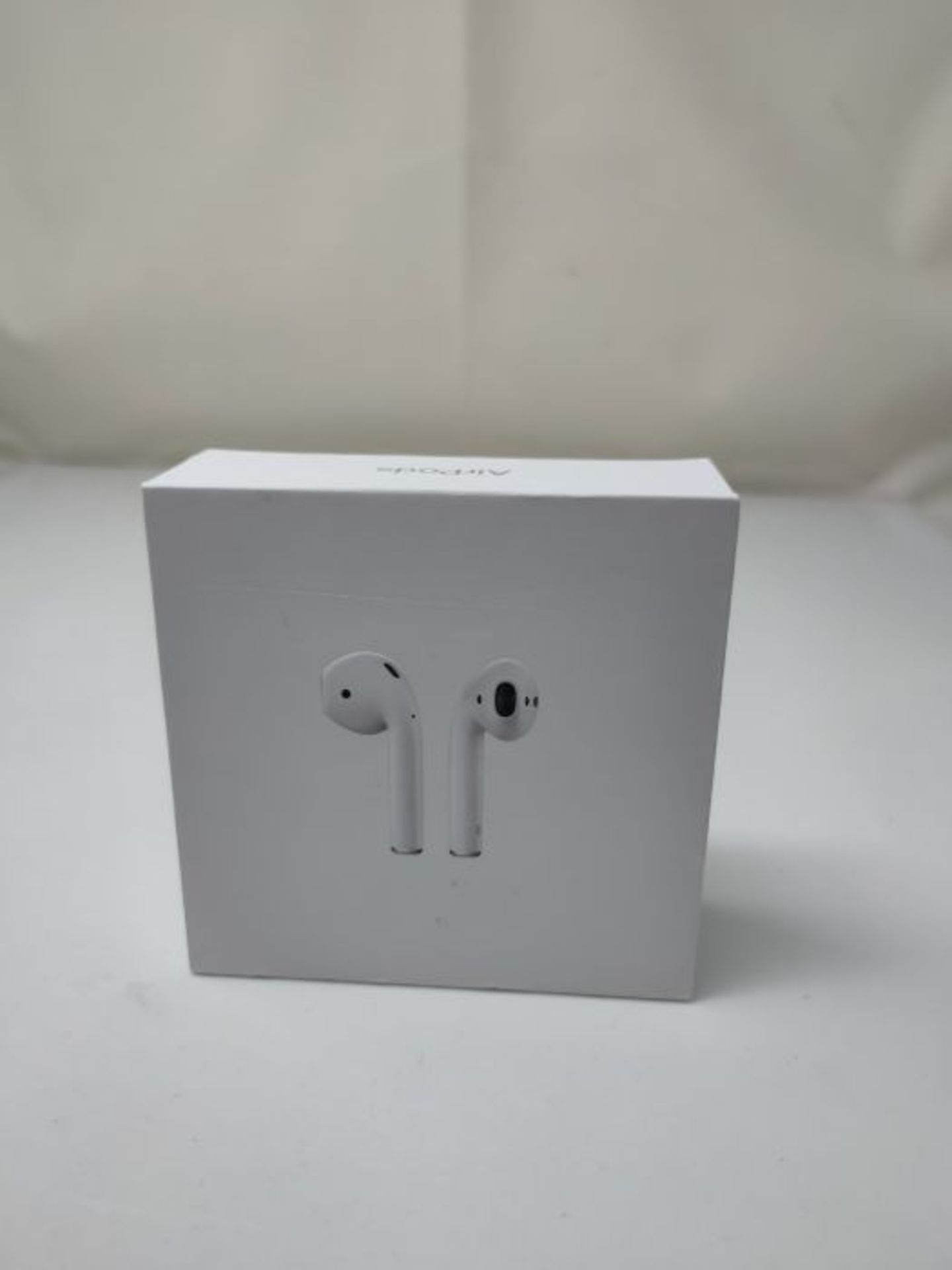 RRP £159.00 Apple AirPods with Charging Case (Wired) - Image 2 of 3