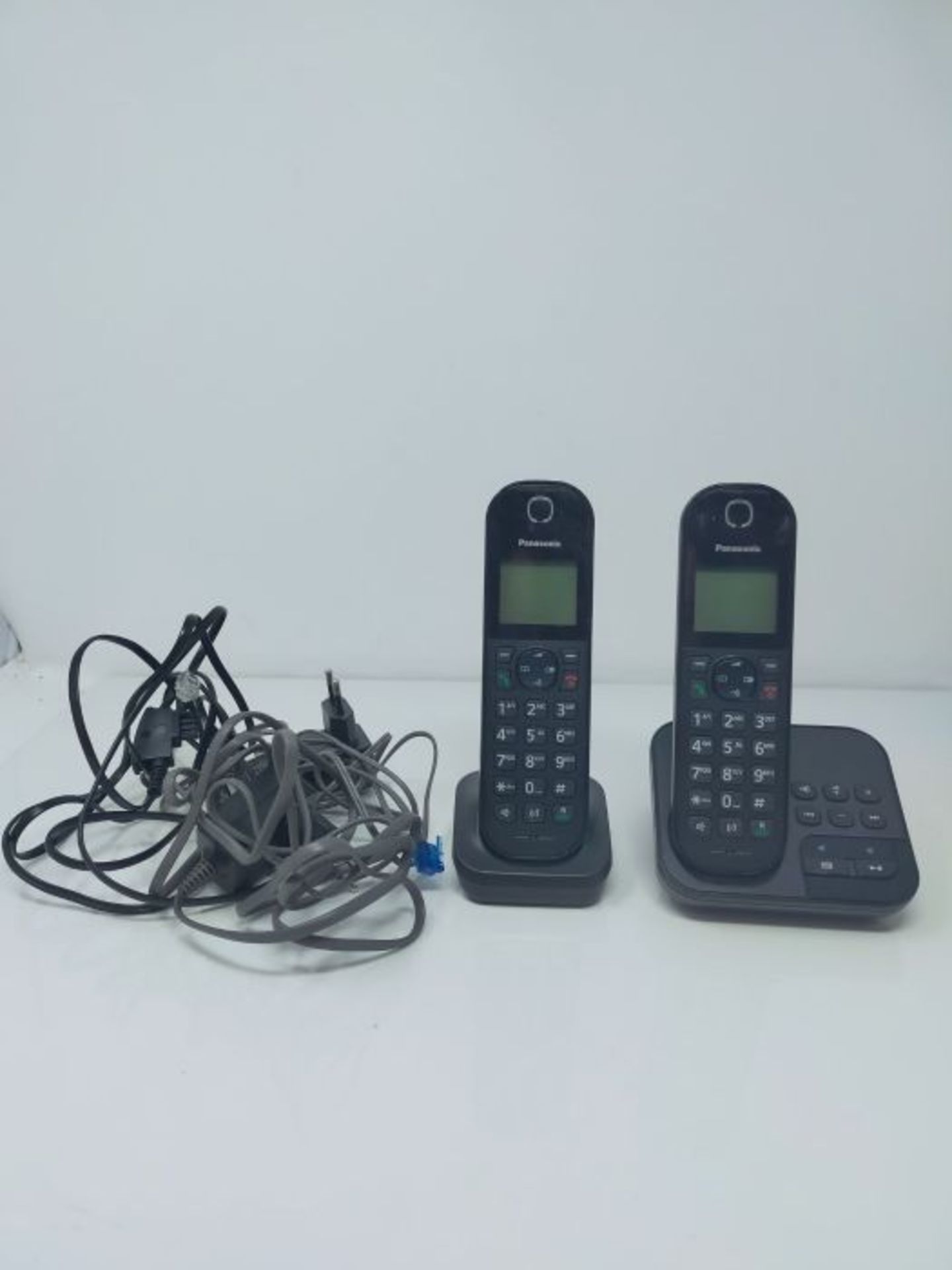 RRP £51.00 Panasonic KX-TGC 422GB cordless phone with answering machine and additional kit - Image 3 of 3