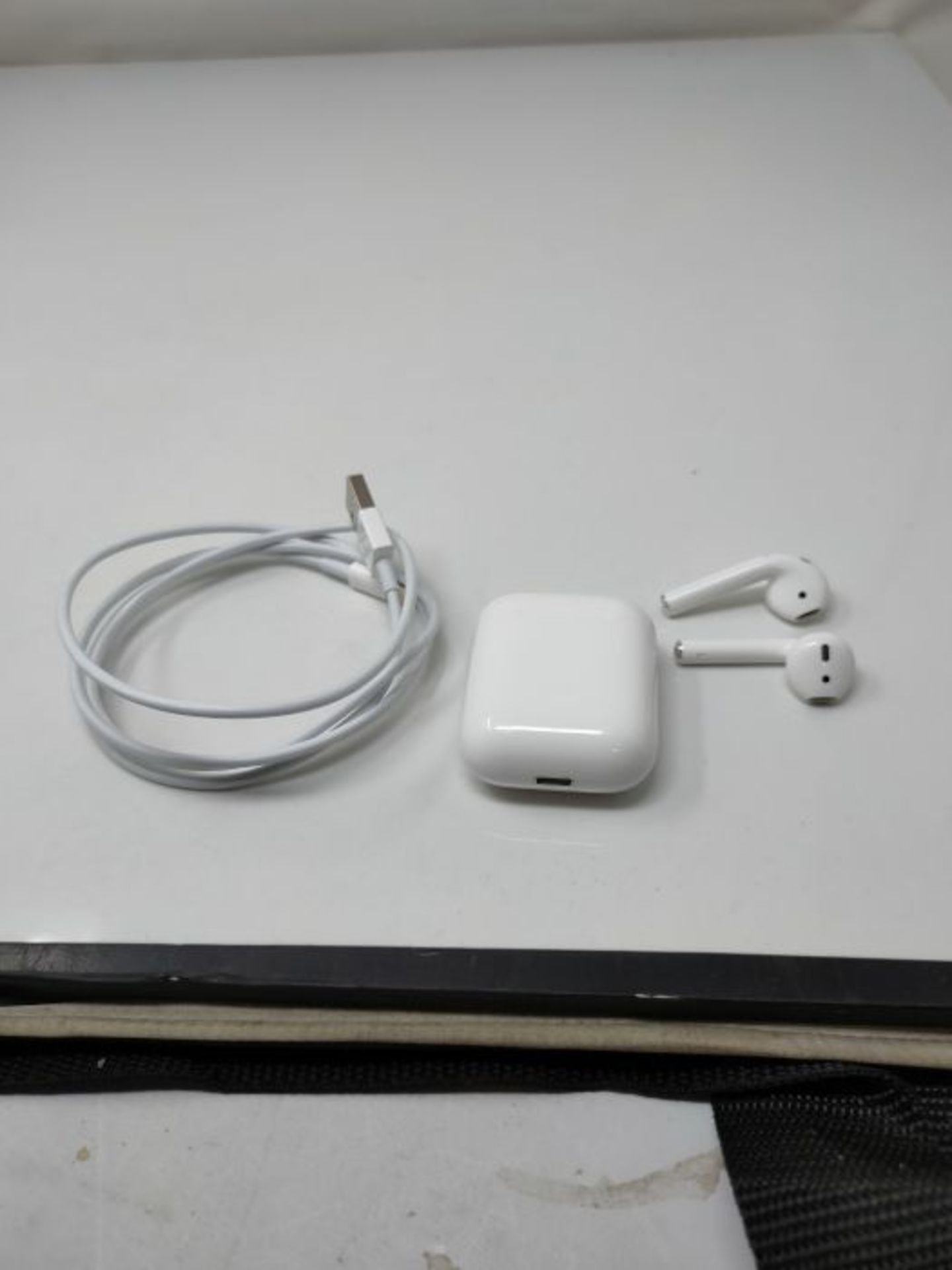 RRP £159.00 Apple AirPods with Charging Case (Wired) - Image 3 of 3