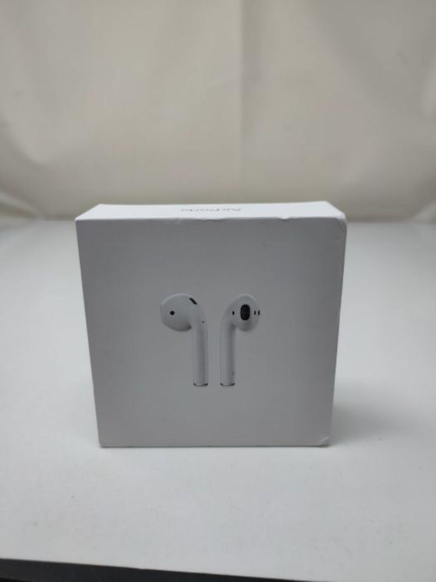 RRP £159.00 Apple AirPods with Charging Case (Wired) - Image 2 of 3