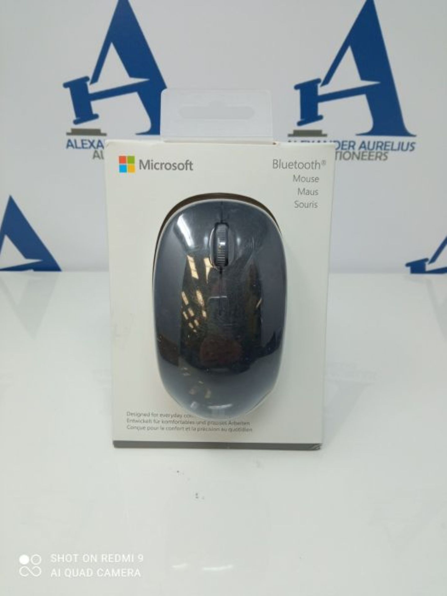 Microsoft RJN-00002 Bluetooth Mouse - Black - Image 2 of 3