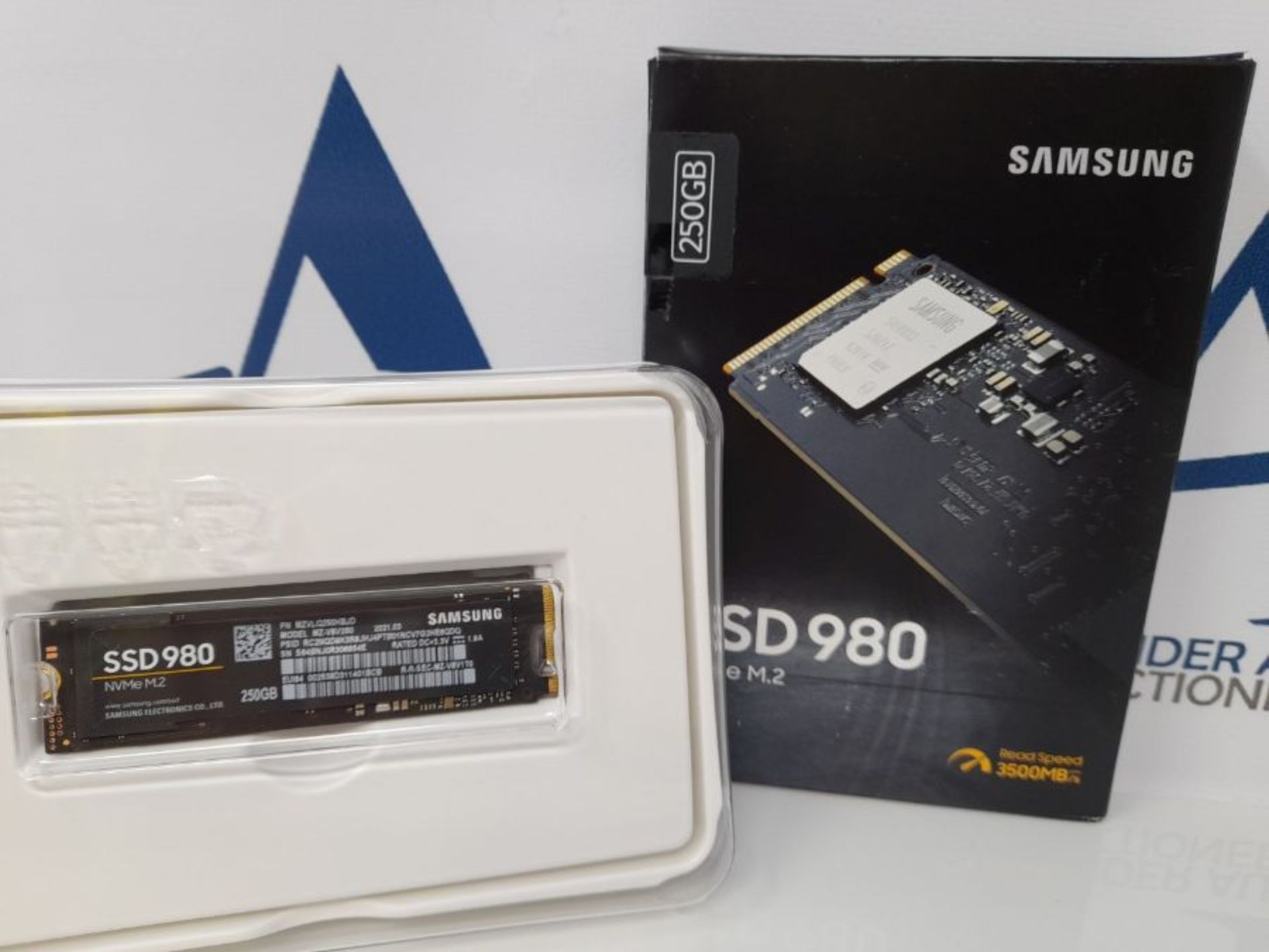 Samsung 980 250 GB PCIe 3.0 (bis zu 2.900 MB/s) NVMe M.2 Internes Solid State Drive (S - Image 2 of 3