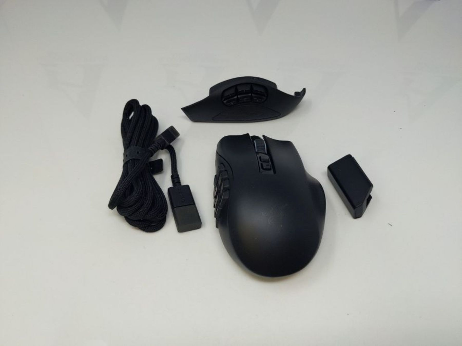 RRP £136.00 Razer Naga Pro - Modular Wireless Gaming Mouse with Interchangeable Side Panels (19 + - Image 2 of 2