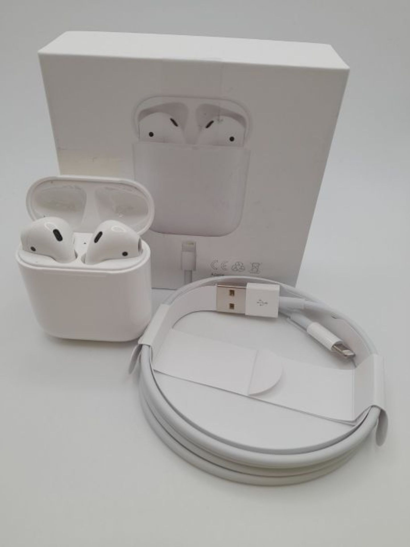 RRP £136.00 Apple AirPods with wired Charging Case (2nd generation) - Image 2 of 3