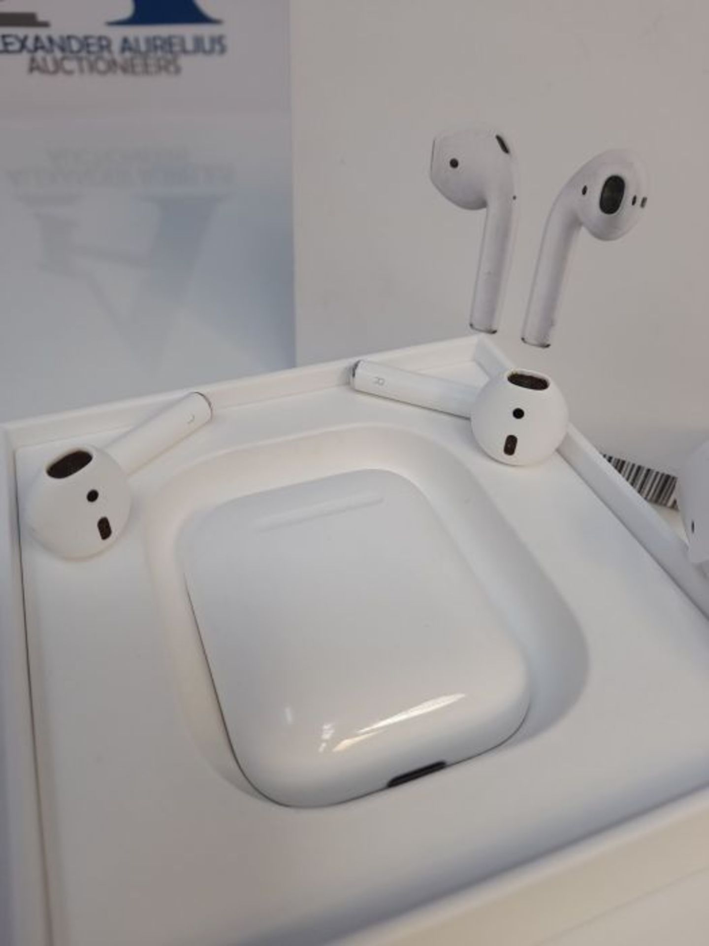 RRP £137.00 Apple AirPods with wired Charging Case (2nd generation) - Image 3 of 3