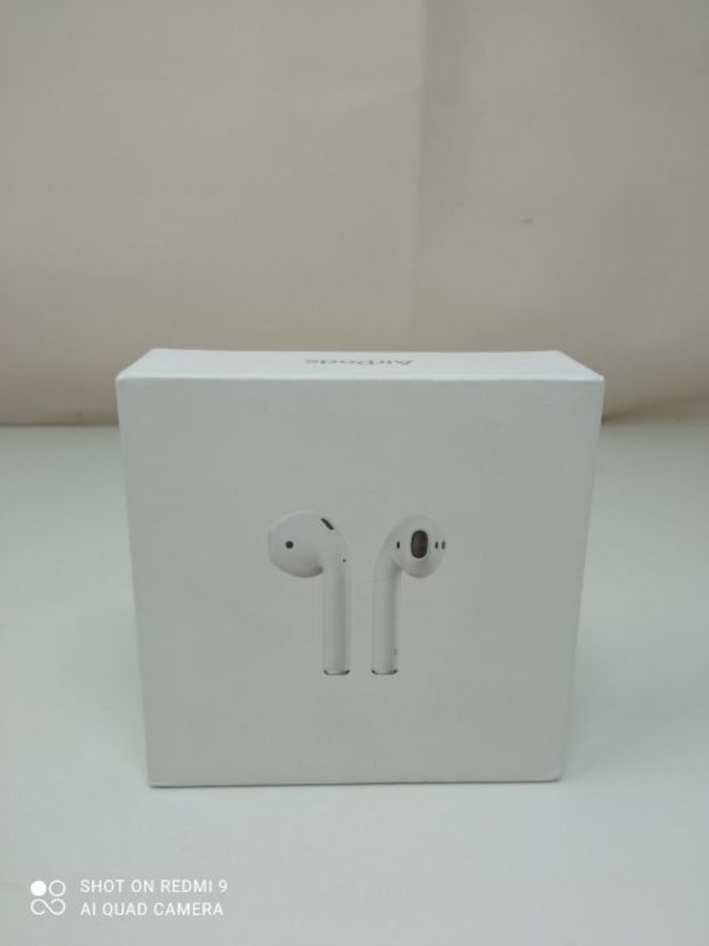 RRP £159.00 Apple AirPods with Charging Case (Wired) - Image 2 of 3