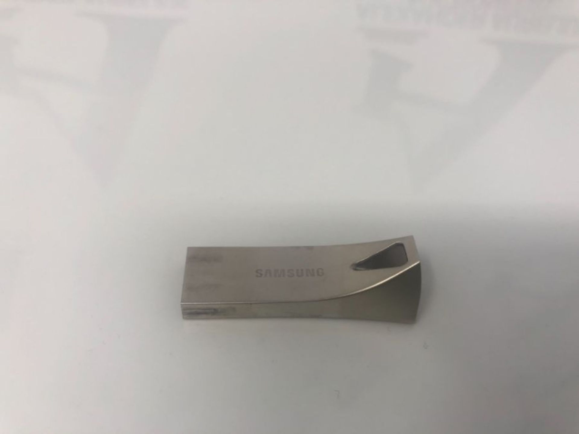 RRP £55.00 Samsung BAR Plus 256 GB Type-A 300 MB/s USB 3.1 Flash Drive Champagne Silver (MUF-256B - Image 2 of 3