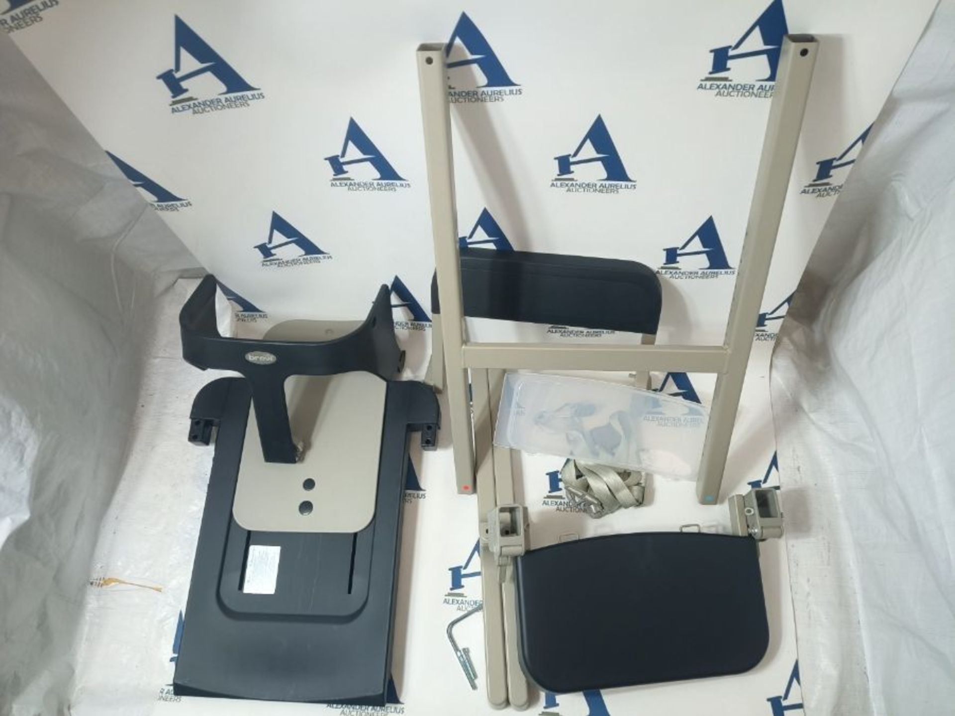RRP £138.00 [BROKEN SCREEN] Brevi Slex Evo Cradle Swing Multi Use High Chair (Charcoal) - Image 3 of 3