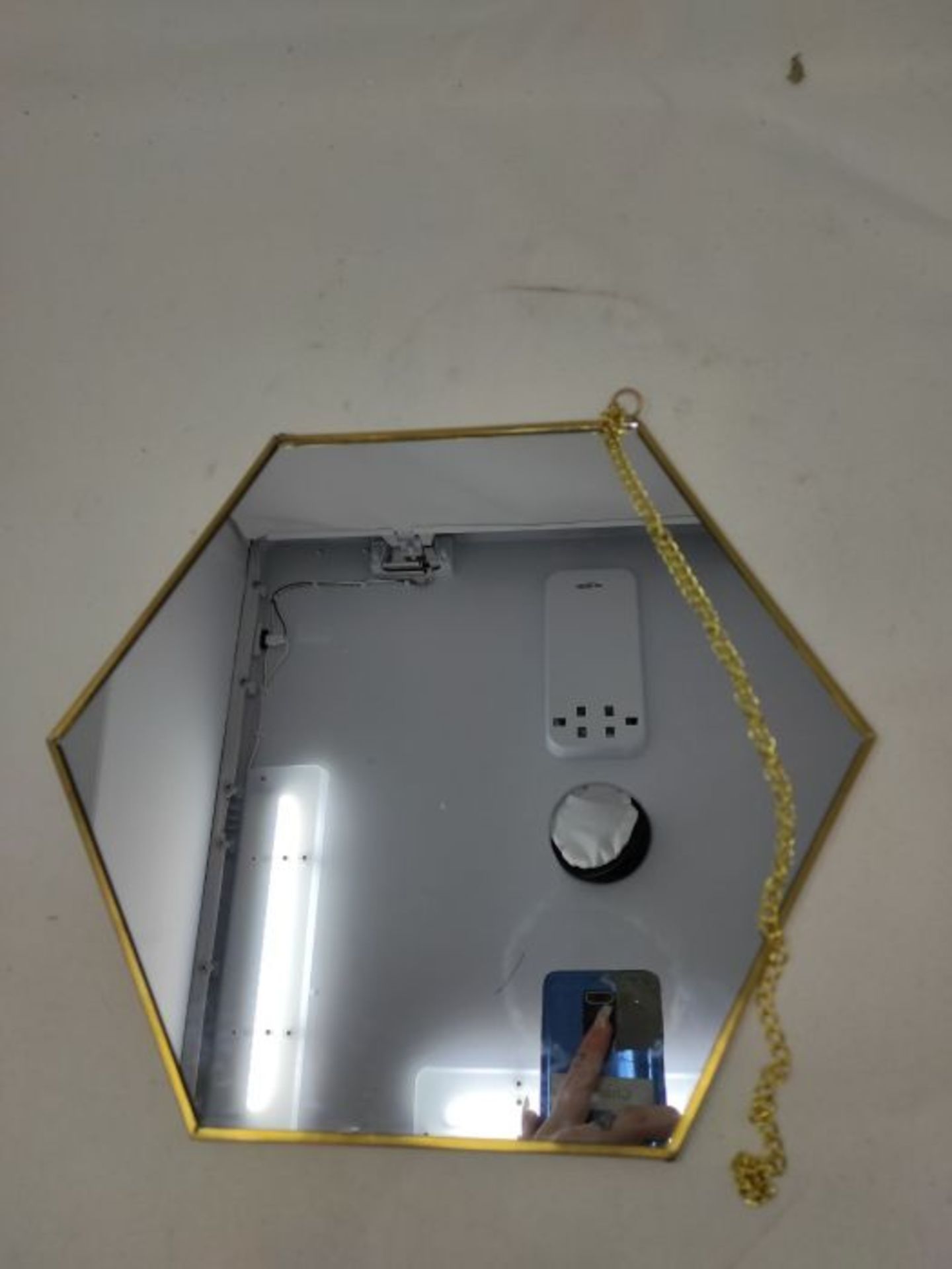 [CRACKED] Hanging Mirror, 26 x 30cm Hexagon Bathroom Makeup Mirror Brass Frame with Ha - Image 2 of 2