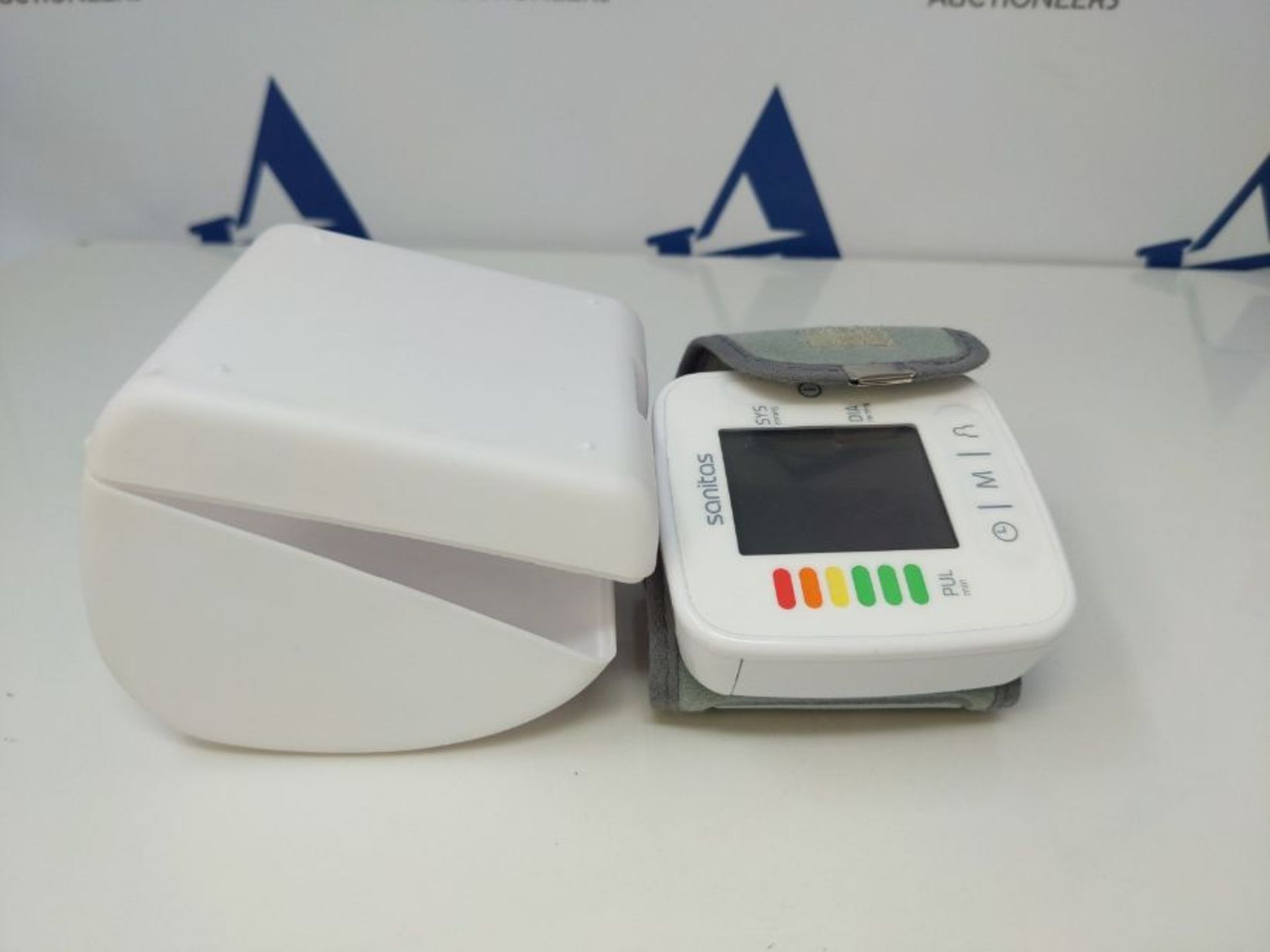 Sanitas SBC 15 Wrist Blood Pressure Monitor - Image 2 of 2