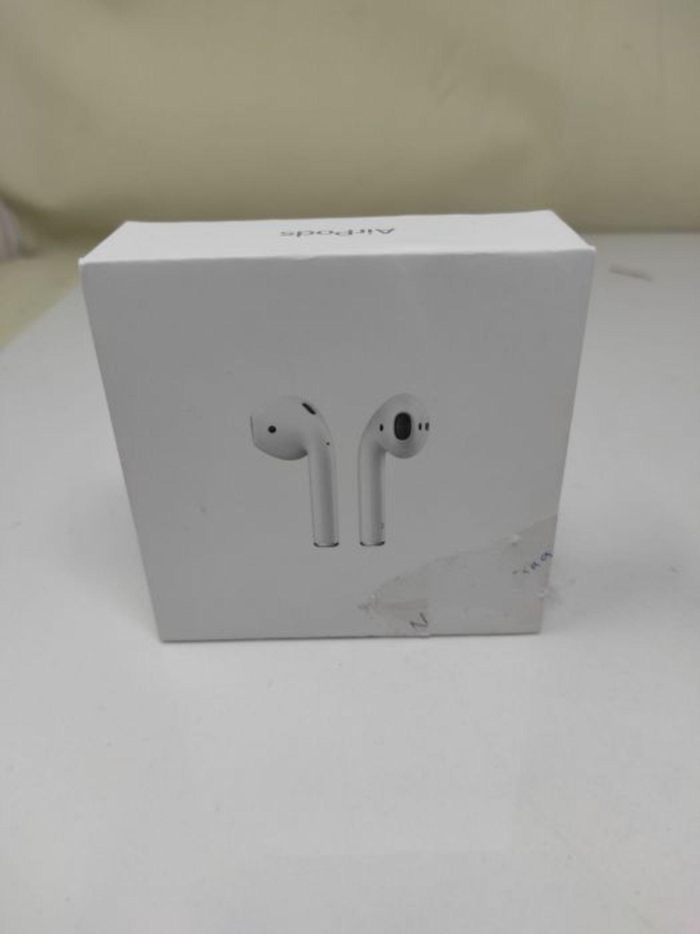 RRP £159.00 Apple AirPods with Charging Case (Wired) - Image 2 of 3