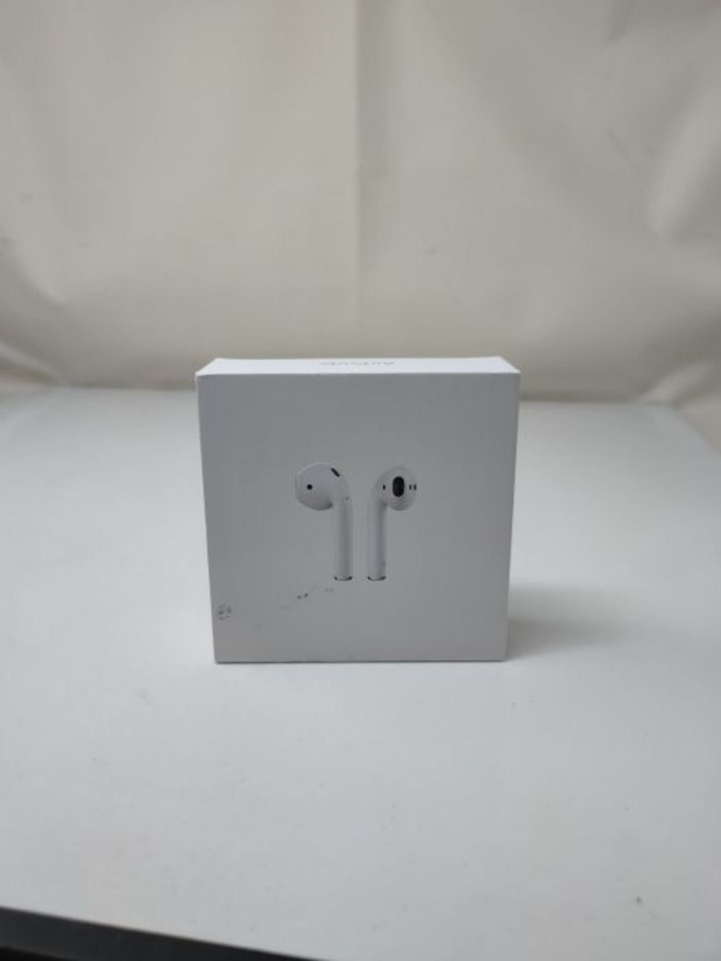 RRP £159.00 Apple AirPods with Charging Case (Wired) - Image 2 of 3