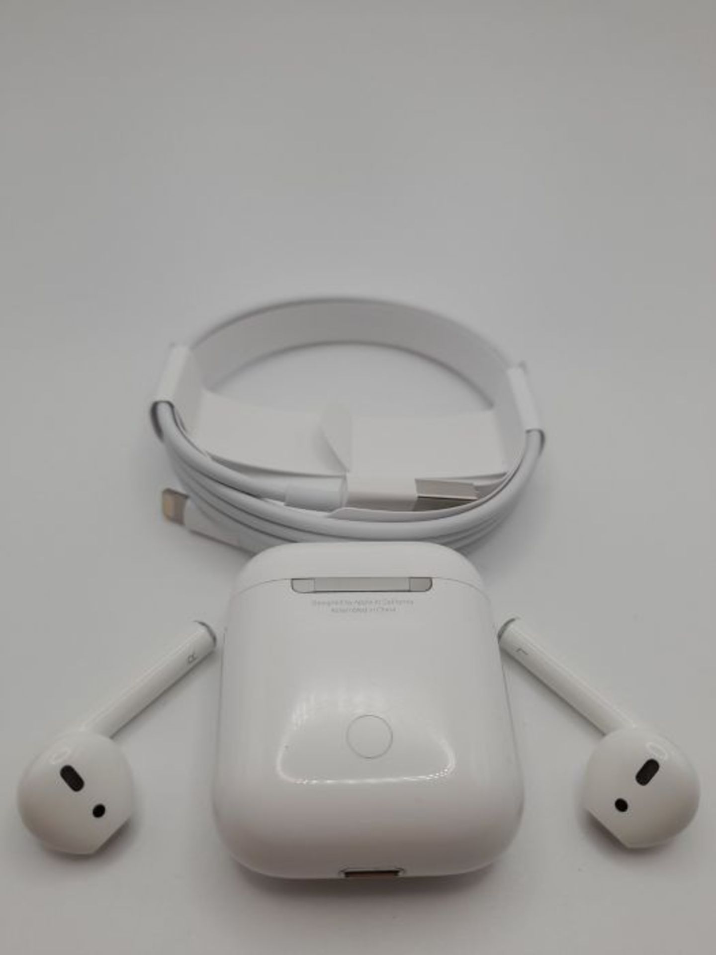 RRP £177.00 Apple AirPods with wired Charging Case (2nd generation) - Image 3 of 3