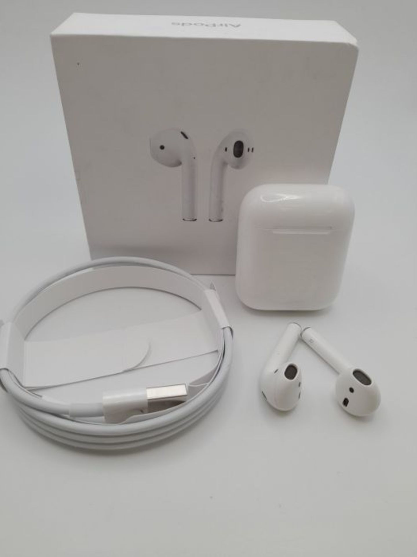 RRP £177.00 Apple AirPods with wired Charging Case (2nd generation) - Image 3 of 3