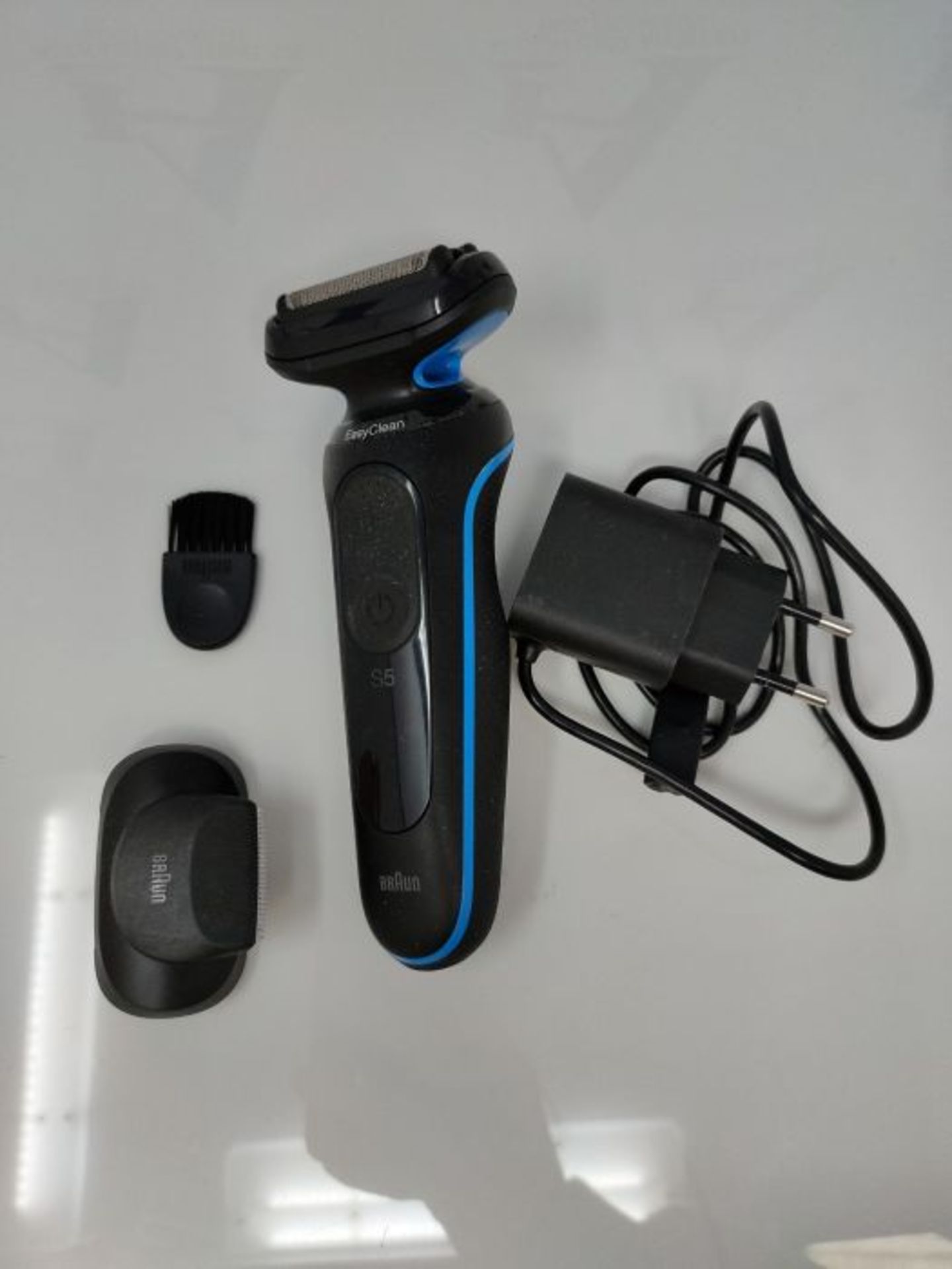 RRP £82.00 Braun Series 5 50-B1200s Foil shaver Trimmer Blue - Image 3 of 3