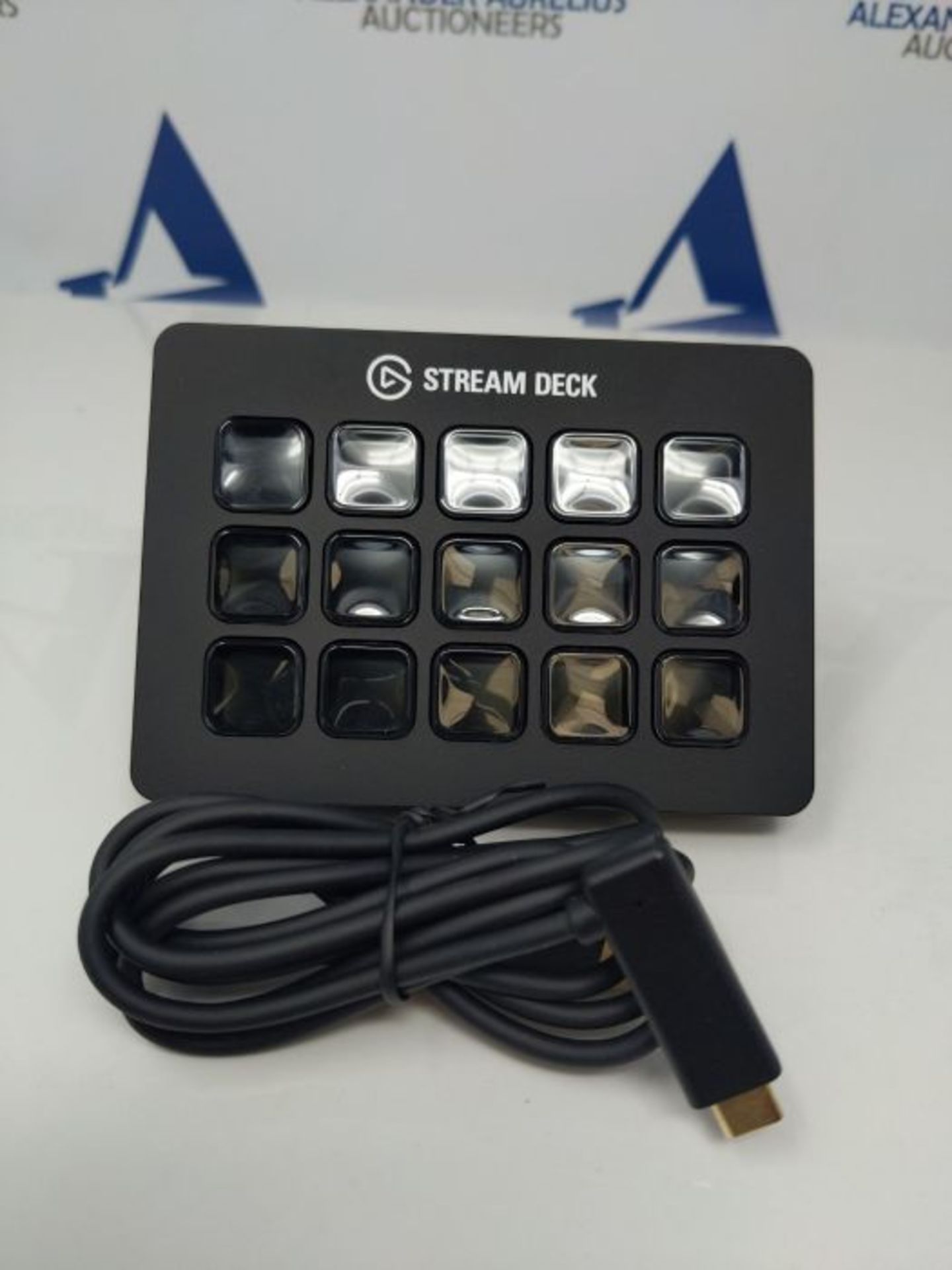 RRP £145.00 Elgato Stream Deck MK.2 - Studio Controller, 15 macro keys, trigger actions in - Image 3 of 3