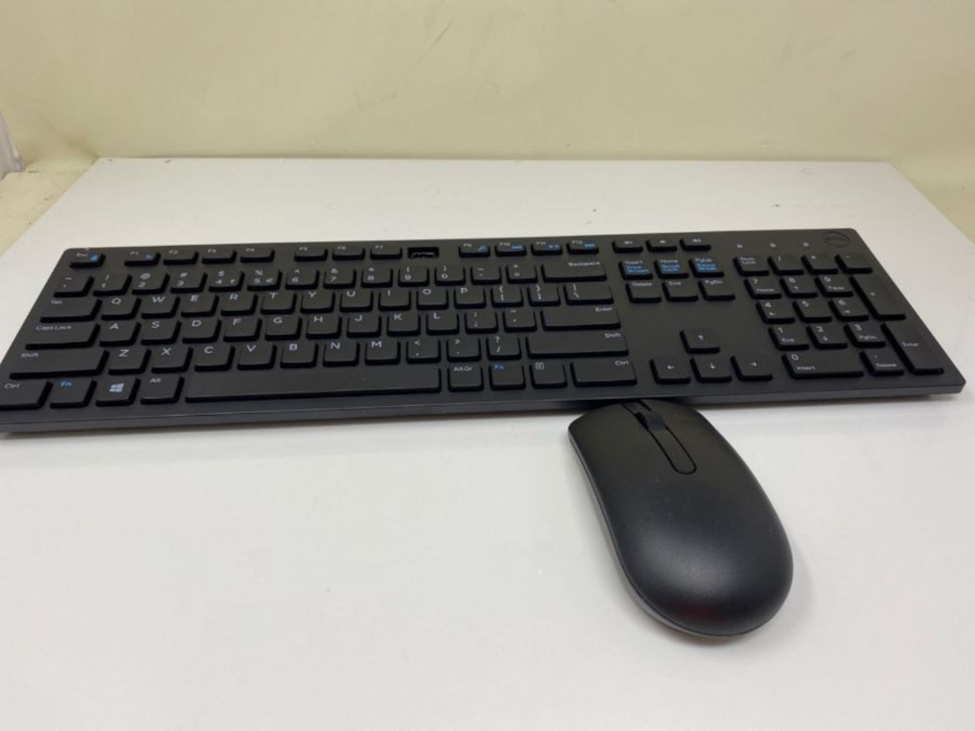 Dell 580-ADFW Wireless Keyboard and Mouse-KM636 -US International English Layout (QWER - Image 3 of 3