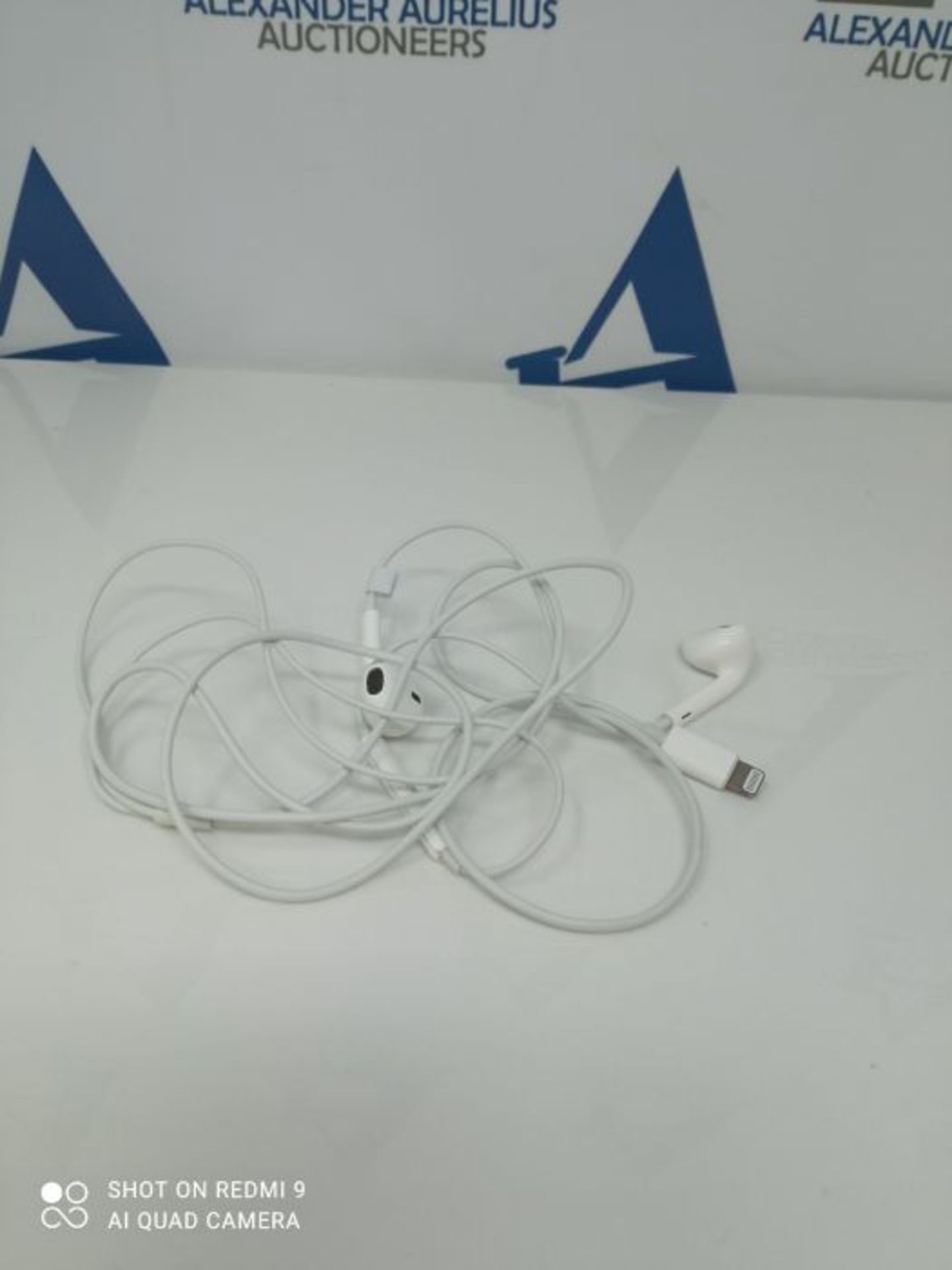 Auricolari Apple EarPods con connettore Lightning - Image 2 of 2