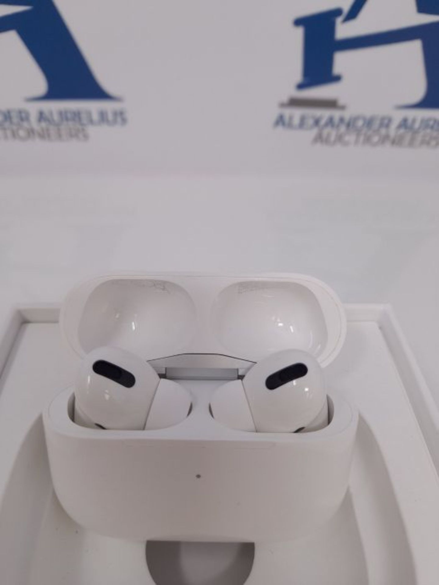 RRP £213.00 Apple AirPods Pro - Image 2 of 3