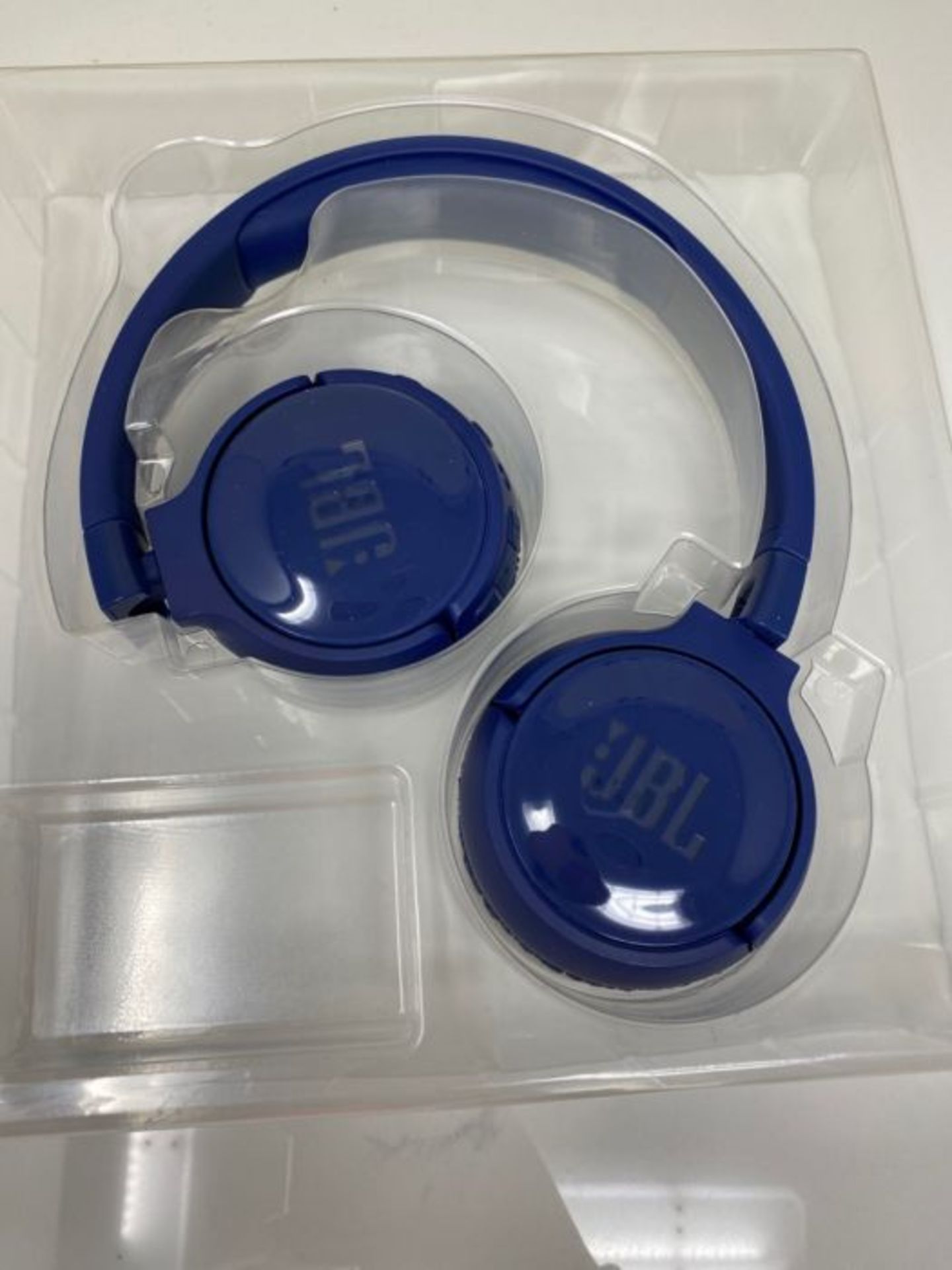 RRP £72.00 JBL Tune600BTNC in Blue - Over Ear Active Noise-Cancelling Bluetooth Headphones - Head - Image 3 of 3