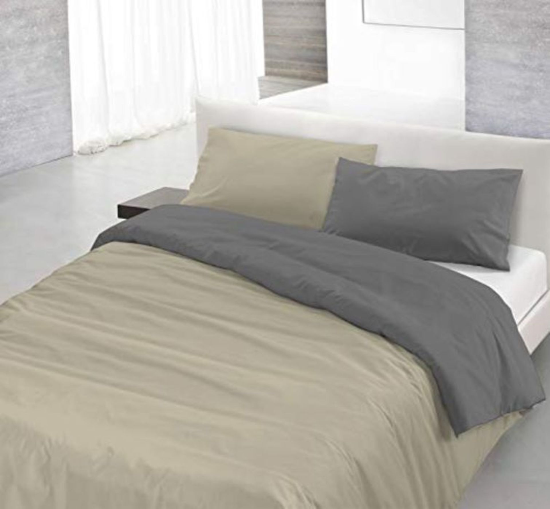 Italian Bed Linen Natural Color Duvet Cover Set with Doubleface Solid Colour Bag Sheet