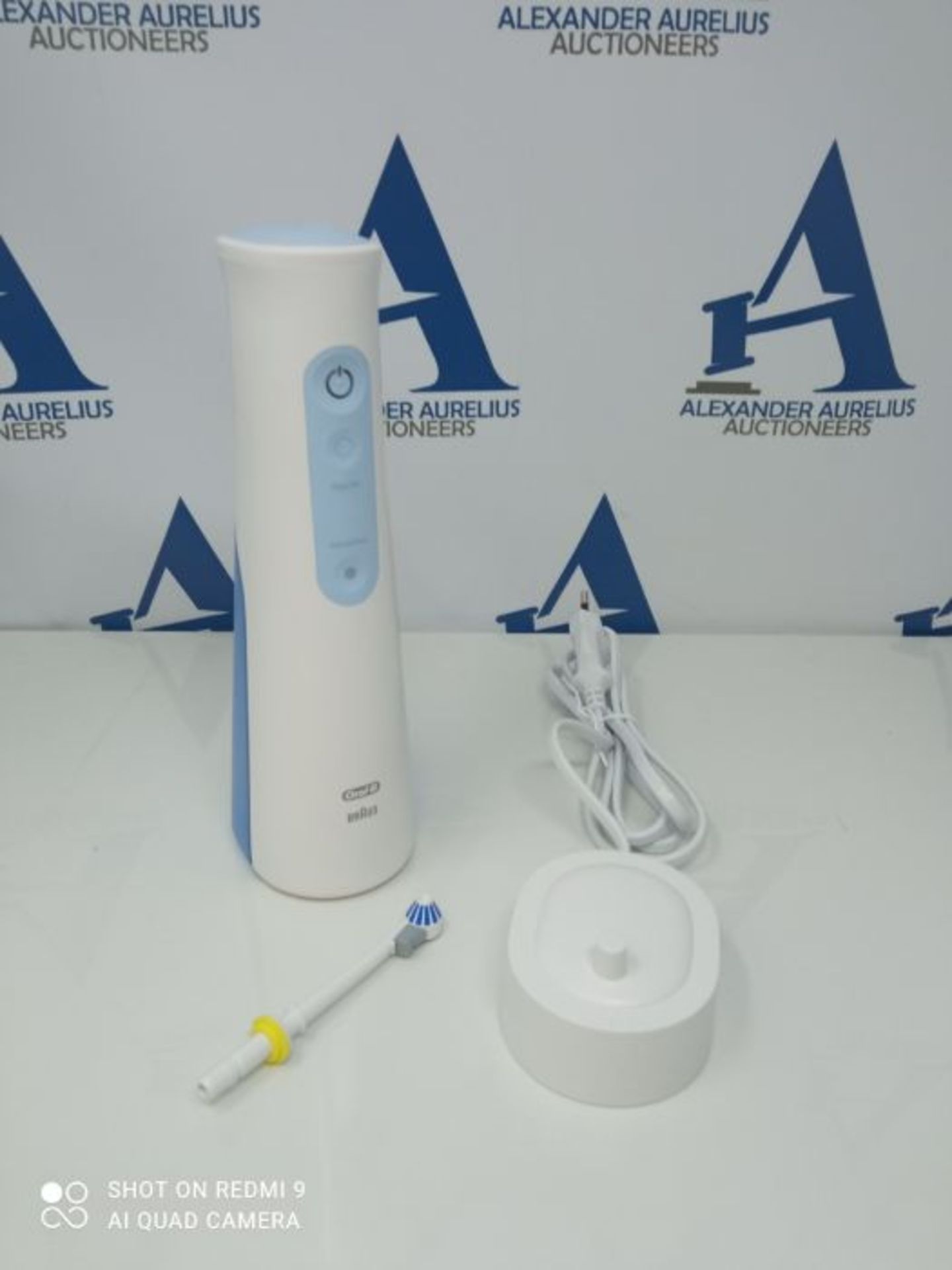 RRP £65.00 ORAL-B Aquacare Waterflosser with Oxyjet Technology - Image 3 of 3