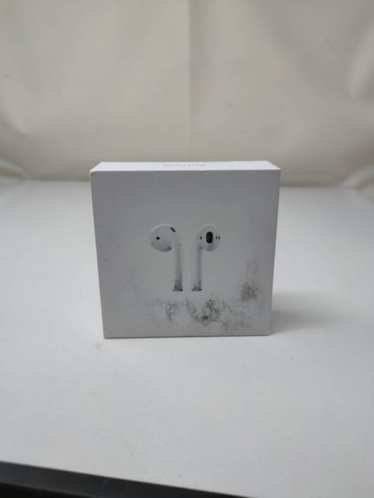 RRP £159.00 Apple AirPods with Charging Case (Wired) - Image 2 of 3