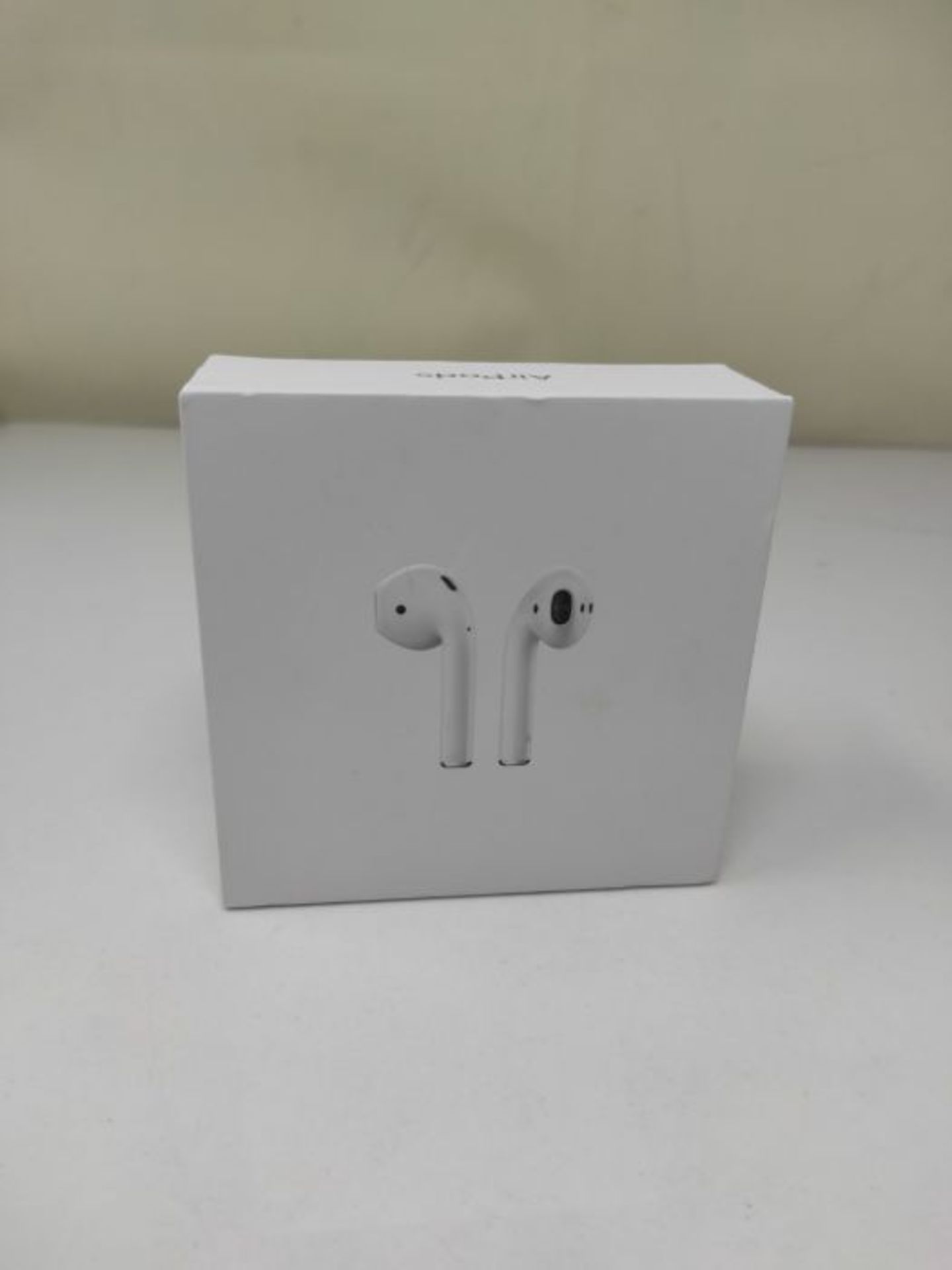 RRP £159.00 Apple AirPods with Charging Case (Wired) - Image 2 of 3