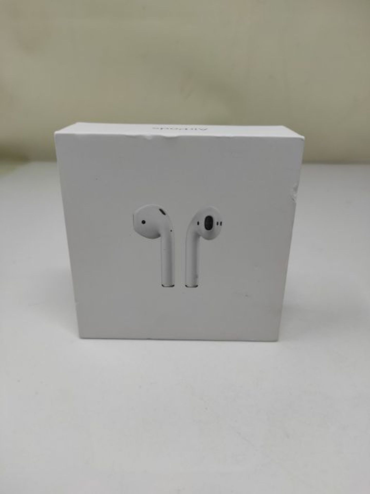 RRP £159.00 Apple AirPods with Charging Case (Wired) - Image 2 of 3