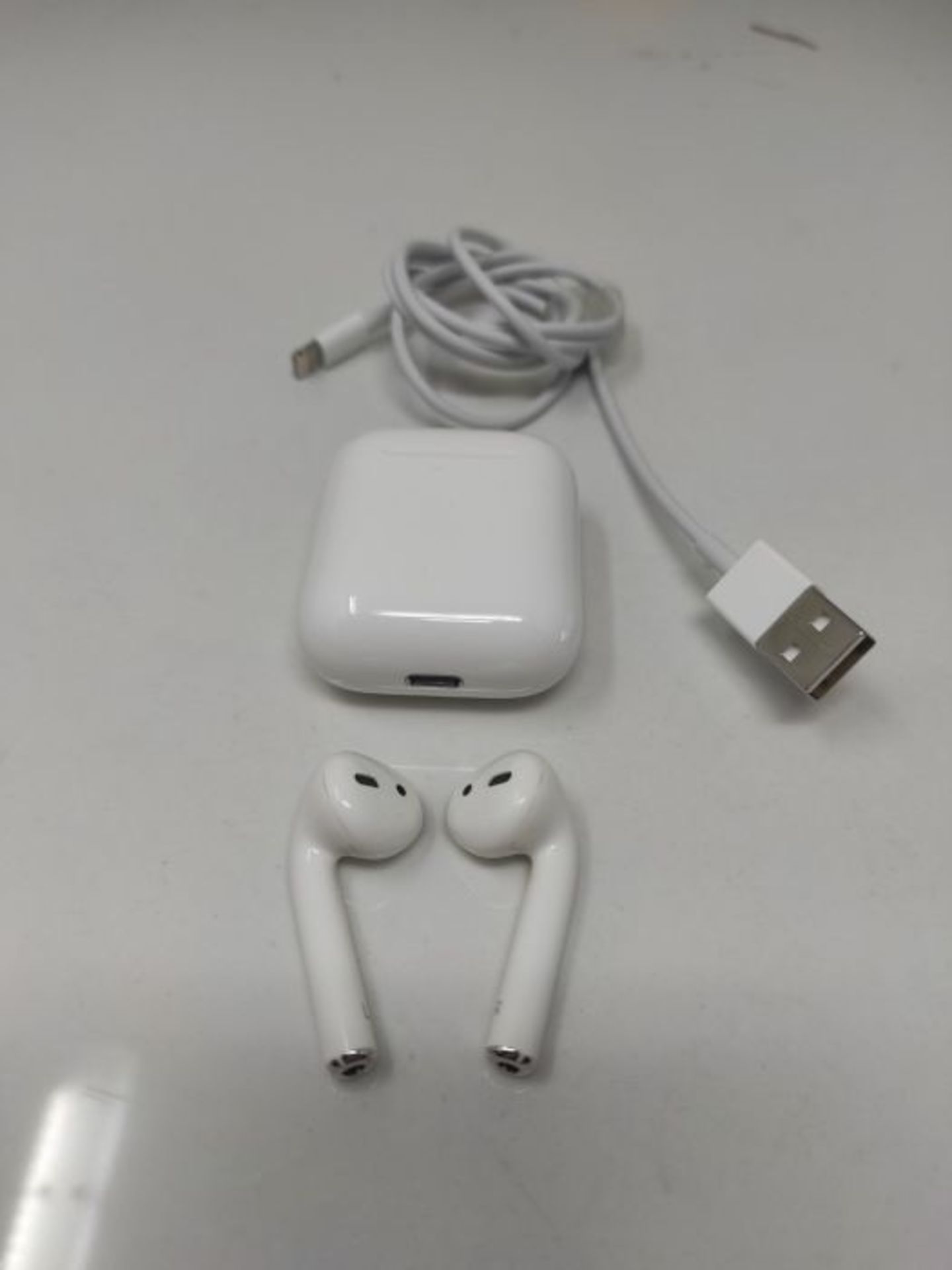 RRP £159.00 Apple AirPods with Charging Case (Wired) - Image 3 of 3