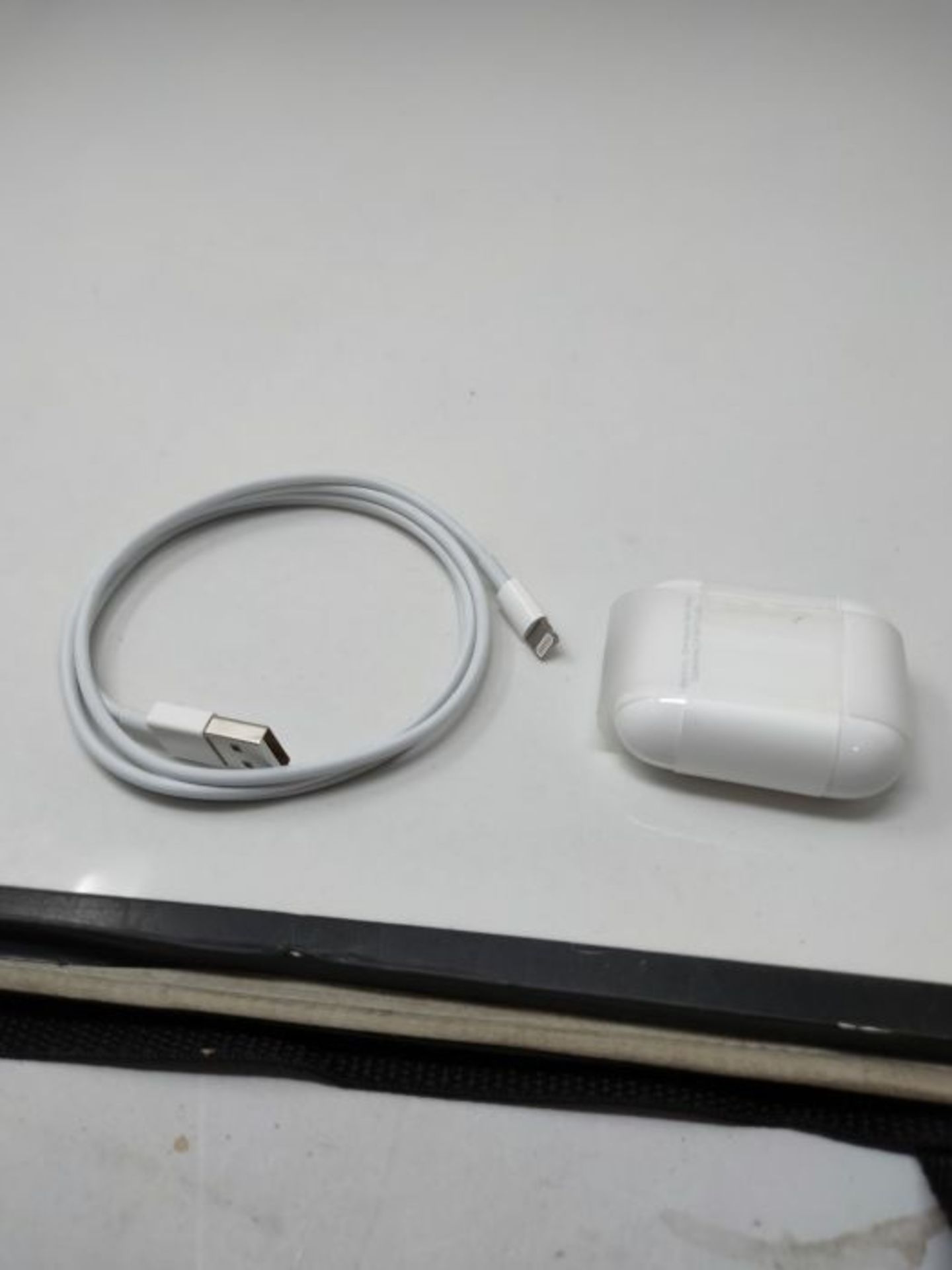 RRP £159.00 Apple AirPods with Charging Case (Wired) - Image 3 of 3