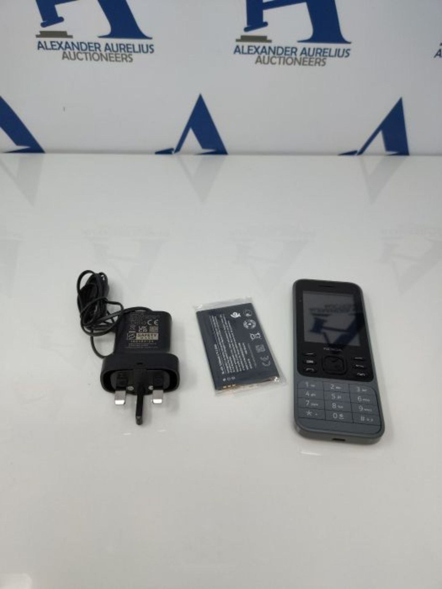RRP £59.00 Nokia 6300 4G 2.4 Inch UK SIM Free Feature Phone with WhatsApp and Google Assistant (S - Image 3 of 3