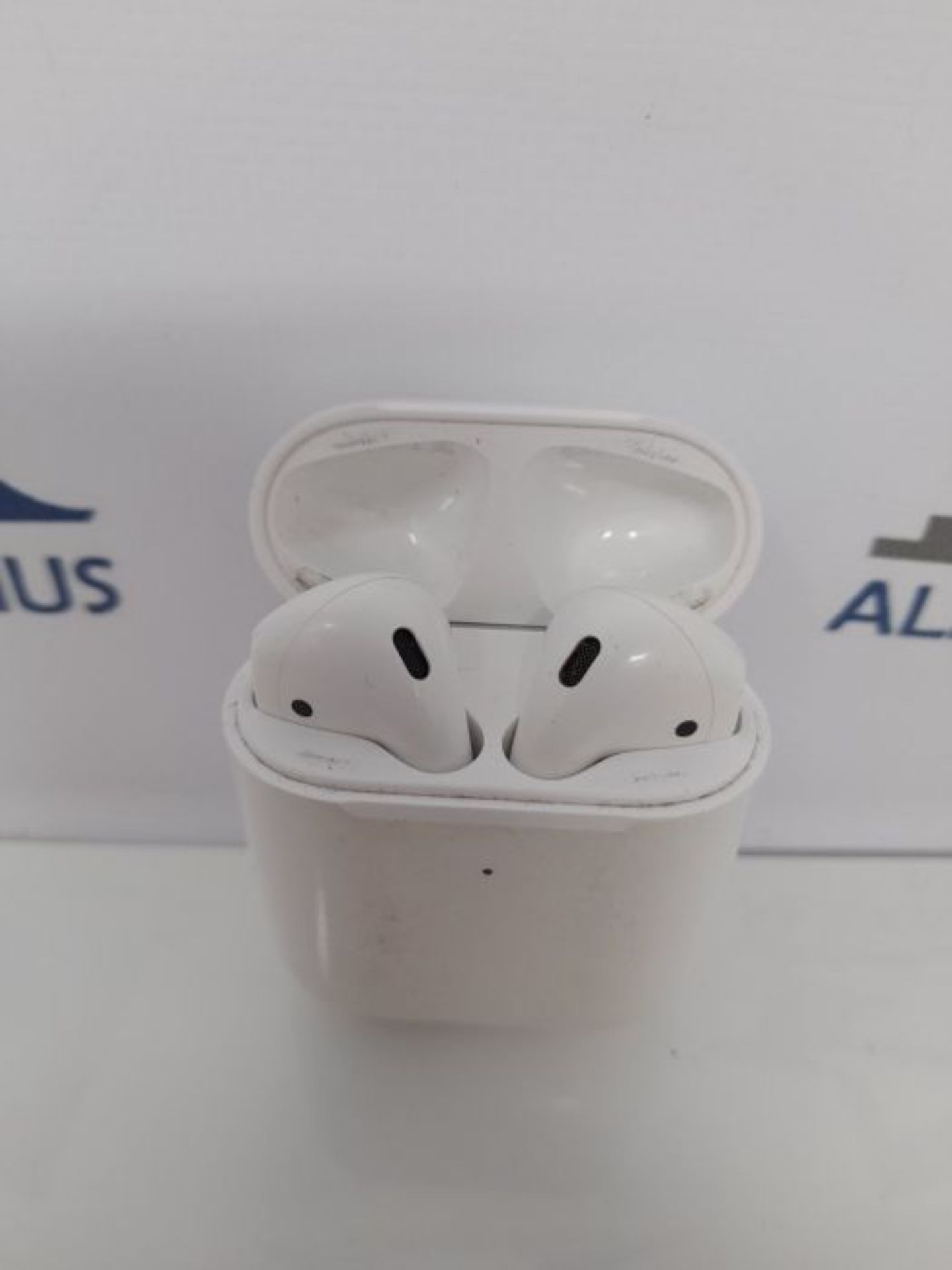 RRP £174.00 Apple AirPods with Wireless Charging Case - Image 2 of 3