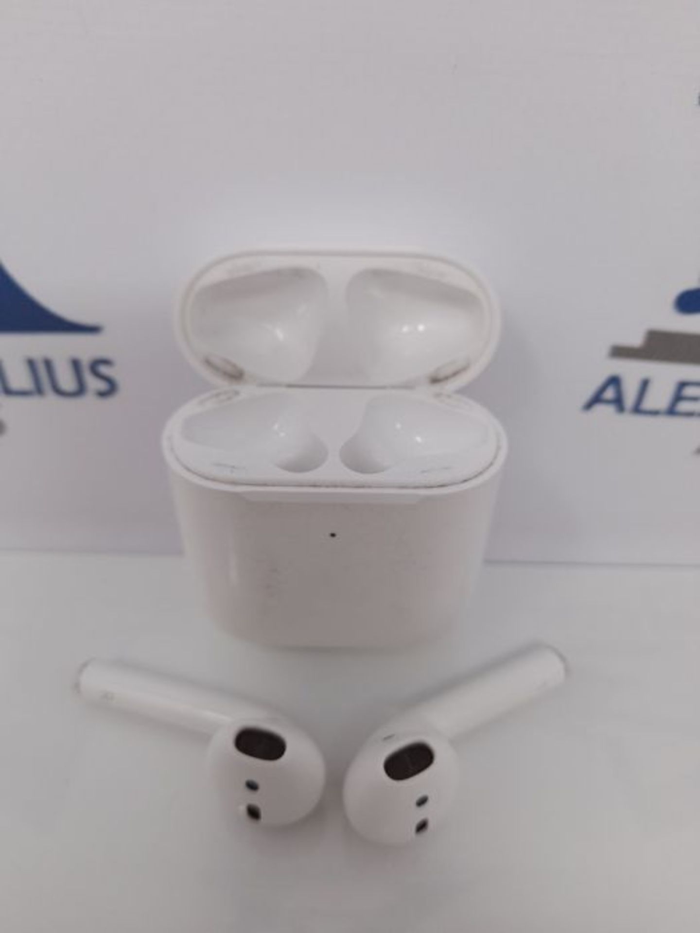 RRP £174.00 Apple AirPods with Wireless Charging Case - Image 3 of 3